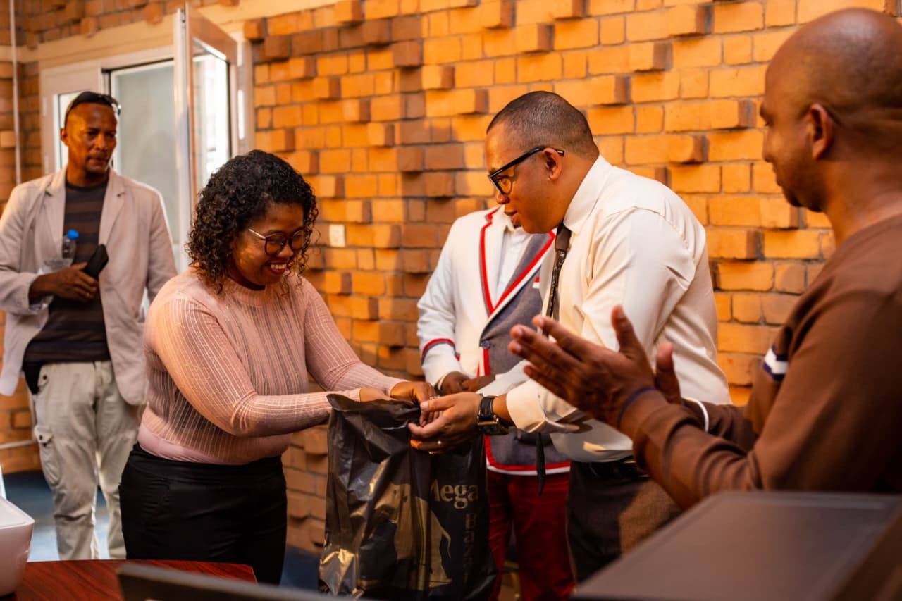NANDRITRA NY FIDINANA IFOTONY TANTERAHINY AO TOAMASINA.