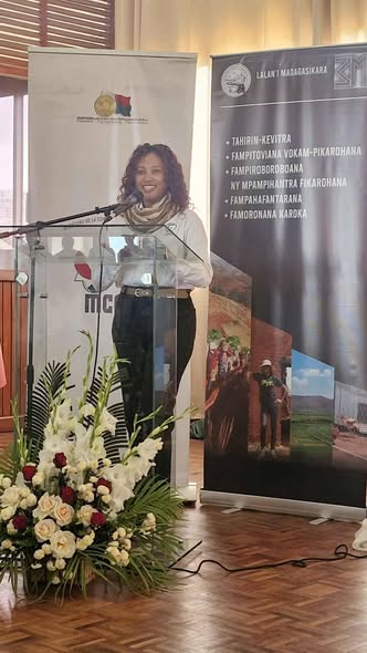 𝐋À𝐋A𝐍’𝐈 𝐌A𝐃A𝐆A𝐒I𝐊A𝐑A