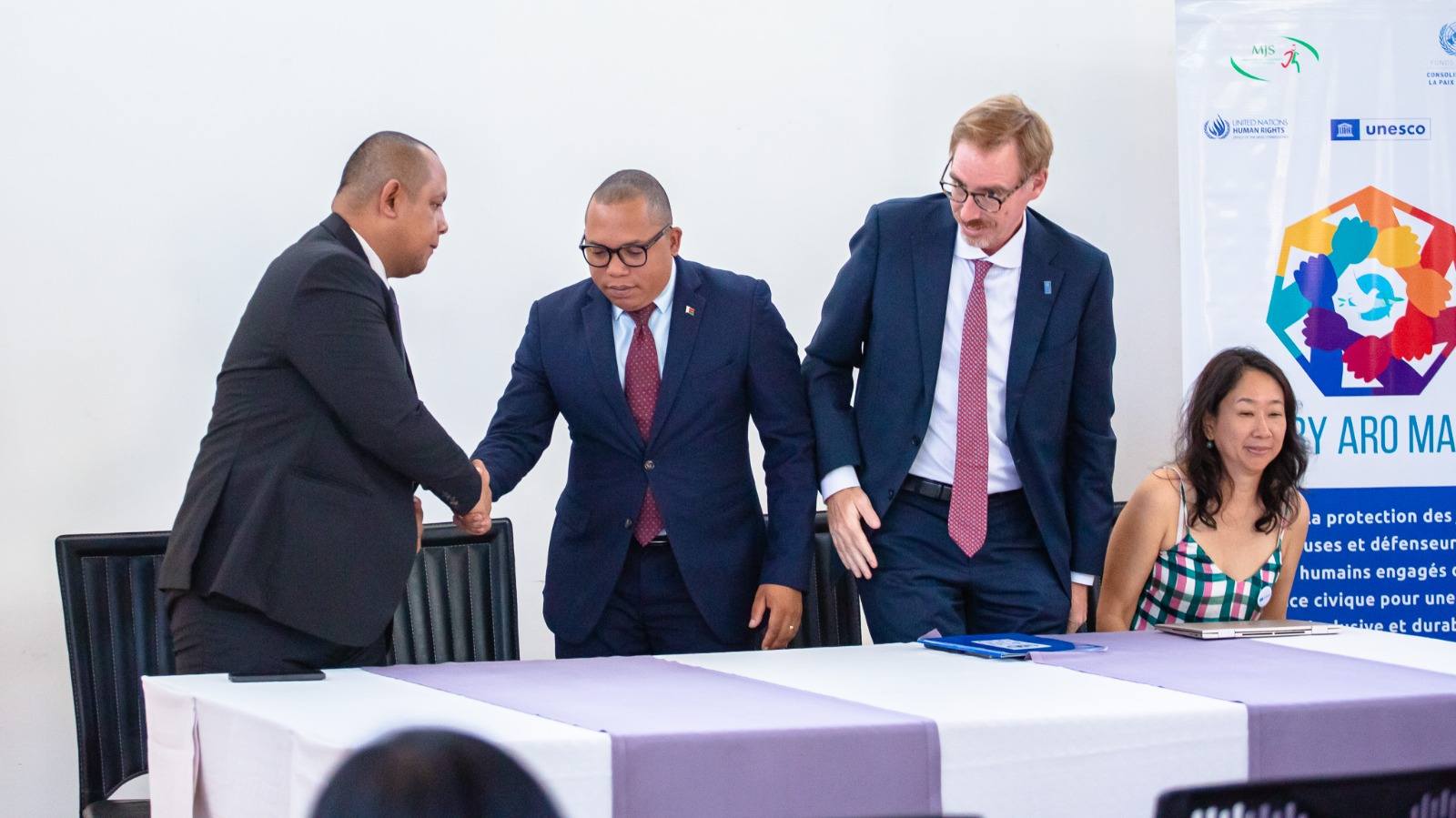 ATRIKASA FANOMBOHAN' NY TETIKASA MOMBA NY FAHALALAHANA MANEHO HEVITRA, IREO FITAOVAN-TSERASERA VAOVAO, FAMPIROBOROBOANA NY ORINASAN-TSERASERA MALALAKA, MAHALEOTENA SY MAROLOKO