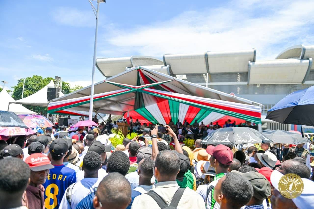 MIEZAKA MANAO FITONDRANA MAZAVA SY MADIO ISIKA HOY NY FILOHAN'NY FANAVAOZANA NY REPOBLIKAN'I MADAGASIKARA.