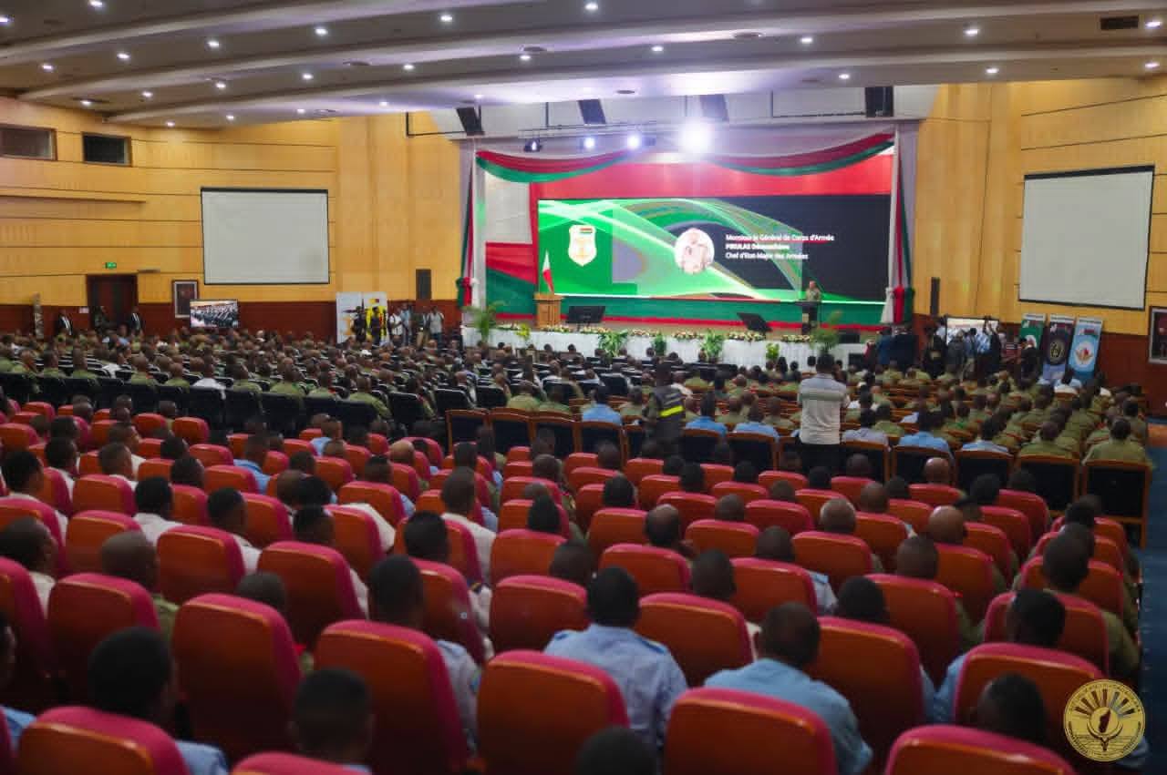 NITARIKA NY FIKAONANDOHAN’NY TAFIKIA NANOMBOKA ANDROANY NY FIHOHAN’NY FANAVAOZANA NY REPOBLIKAN’I MADAGASIKARA NIARAKA TAMIN’IREO MPANOLOTSAINA AVON’NY FANAVAOZANA