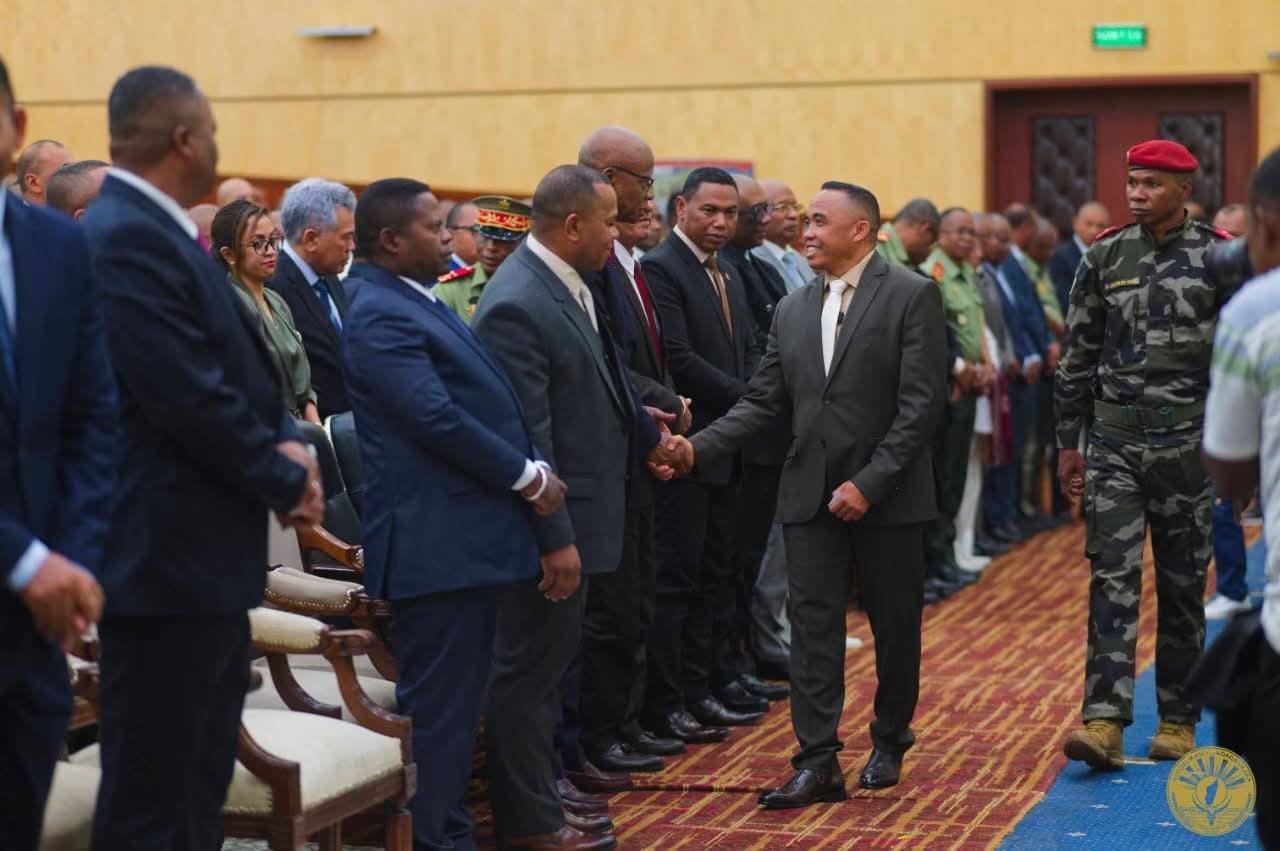 NITARIKA NY FIKAONANDOHAN’NY TAFIKIA NANOMBOKA ANDROANY NY FIHOHAN’NY FANAVAOZANA NY REPOBLIKAN’I MADAGASIKARA NIARAKA TAMIN’IREO MPANOLOTSAINA AVON’NY FANAVAOZANA