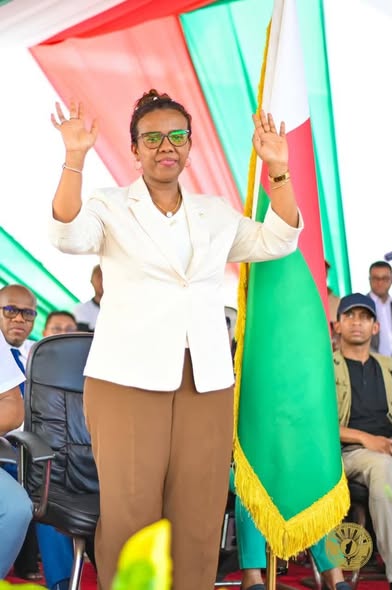 MIEZAKA MANAO FITONDRANA MAZAVA SY MADIO ISIKA HOY NY FILOHAN'NY FANAVAOZANA NY REPOBLIKAN'I MADAGASIKARA.