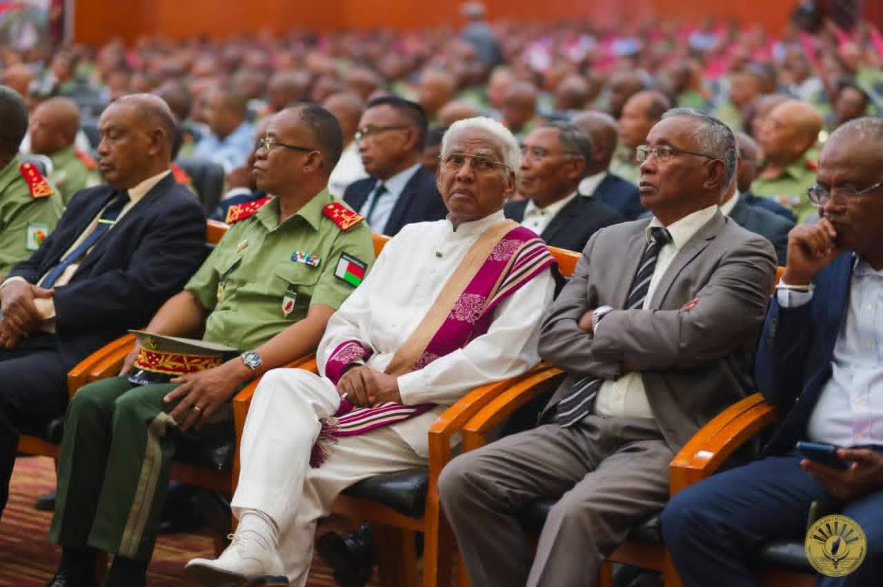 NITARIKA NY FIKAONANDOHAN’NY TAFIKIA NANOMBOKA ANDROANY NY FIHOHAN’NY FANAVAOZANA NY REPOBLIKAN’I MADAGASIKARA NIARAKA TAMIN’IREO MPANOLOTSAINA AVON’NY FANAVAOZANA