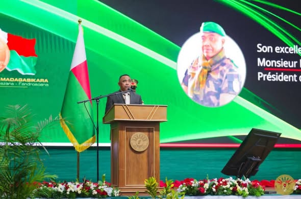 NITARIKA NY FIKAONANDOHAN’NY TAFIKIA NANOMBOKA ANDROANY NY FIHOHAN’NY FANAVAOZANA NY REPOBLIKAN’I MADAGASIKARA NIARAKA TAMIN’IREO MPANOLOTSAINA AVON’NY FANAVAOZANA