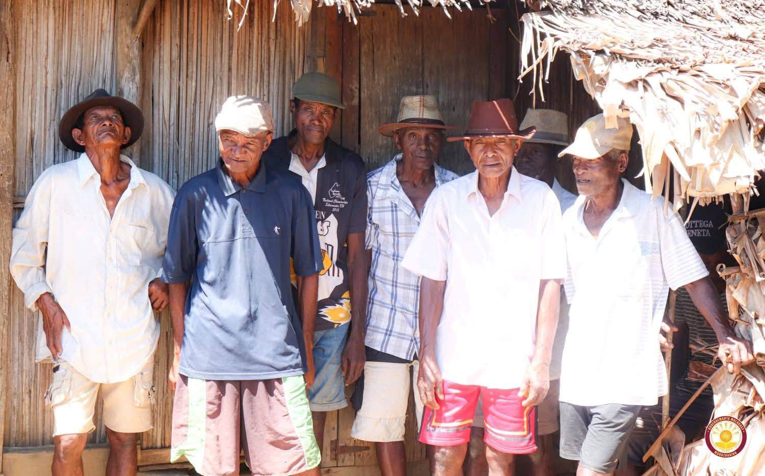 RIVODOZA FYTIA : TONGA NANAMPY IREO TRABOINA TETO MAHANORO SY VATOMANDRY NY PRAIMINISITRA