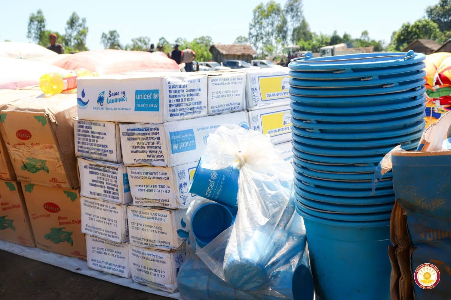 RIVODOZA FYTIA : TONGA NANAMPY IREO TRABOINA TETO MAHANORO SY VATOMANDRY NY PRAIMINISITRA