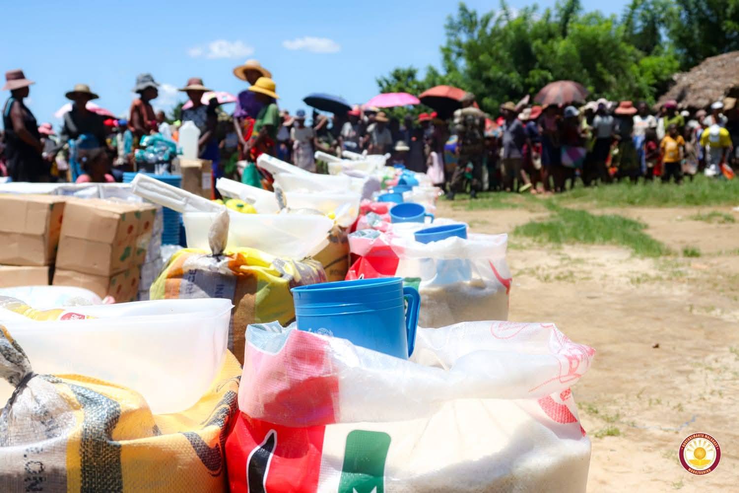 RIVODOZA FYTIA : TONGA NANAMPY IREO TRABOINA TETO MAHANORO SY VATOMANDRY NY PRAIMINISITRA