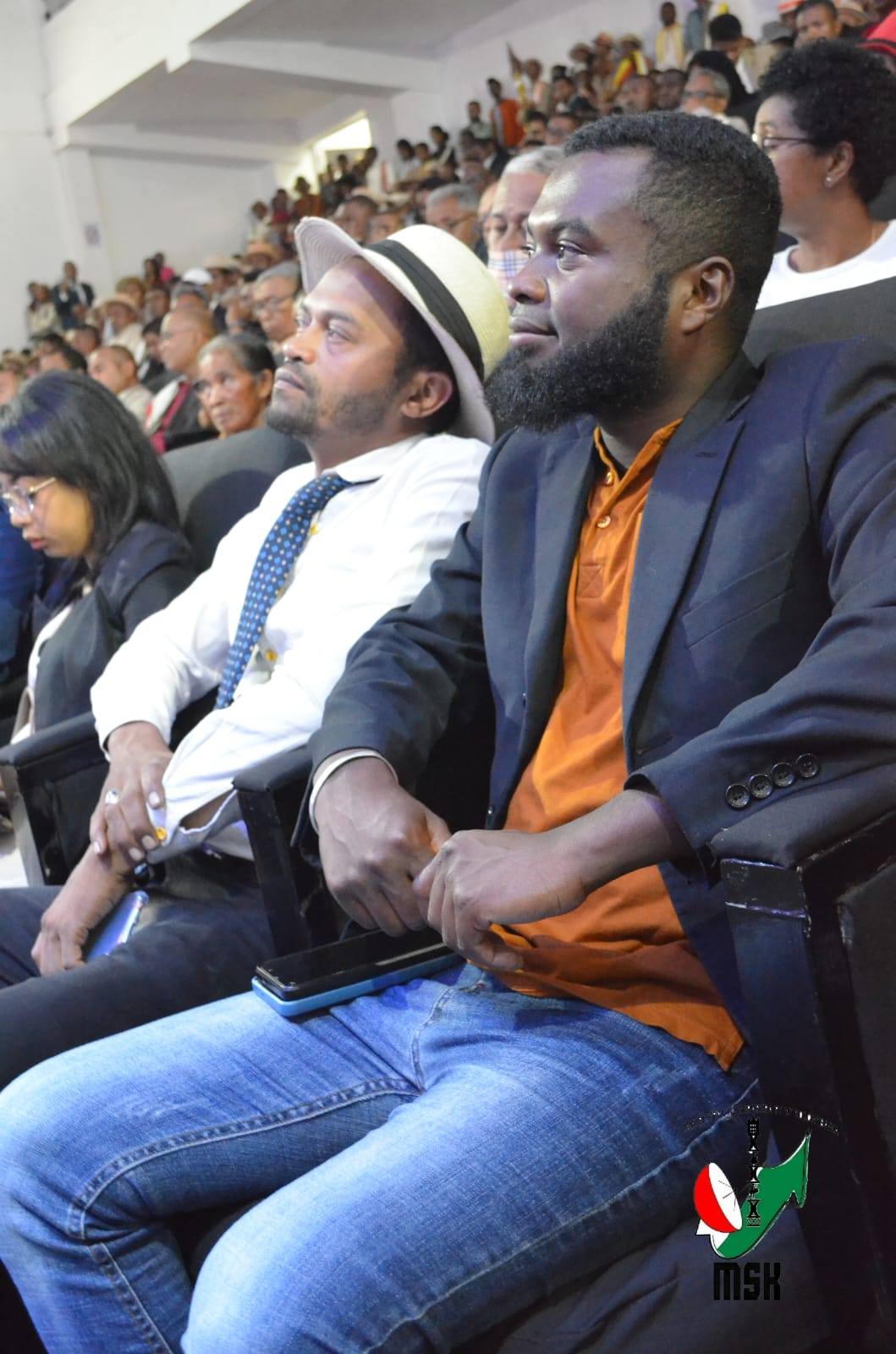 HANAO ADISISIKA HAHAZOAN' NY MPIKABARY MALAGASY MARI-PAHAIZANA ARA-PANJAKANA MISY TOMBOKASE MENA NY MINISITRA GASCAR FENOSOA