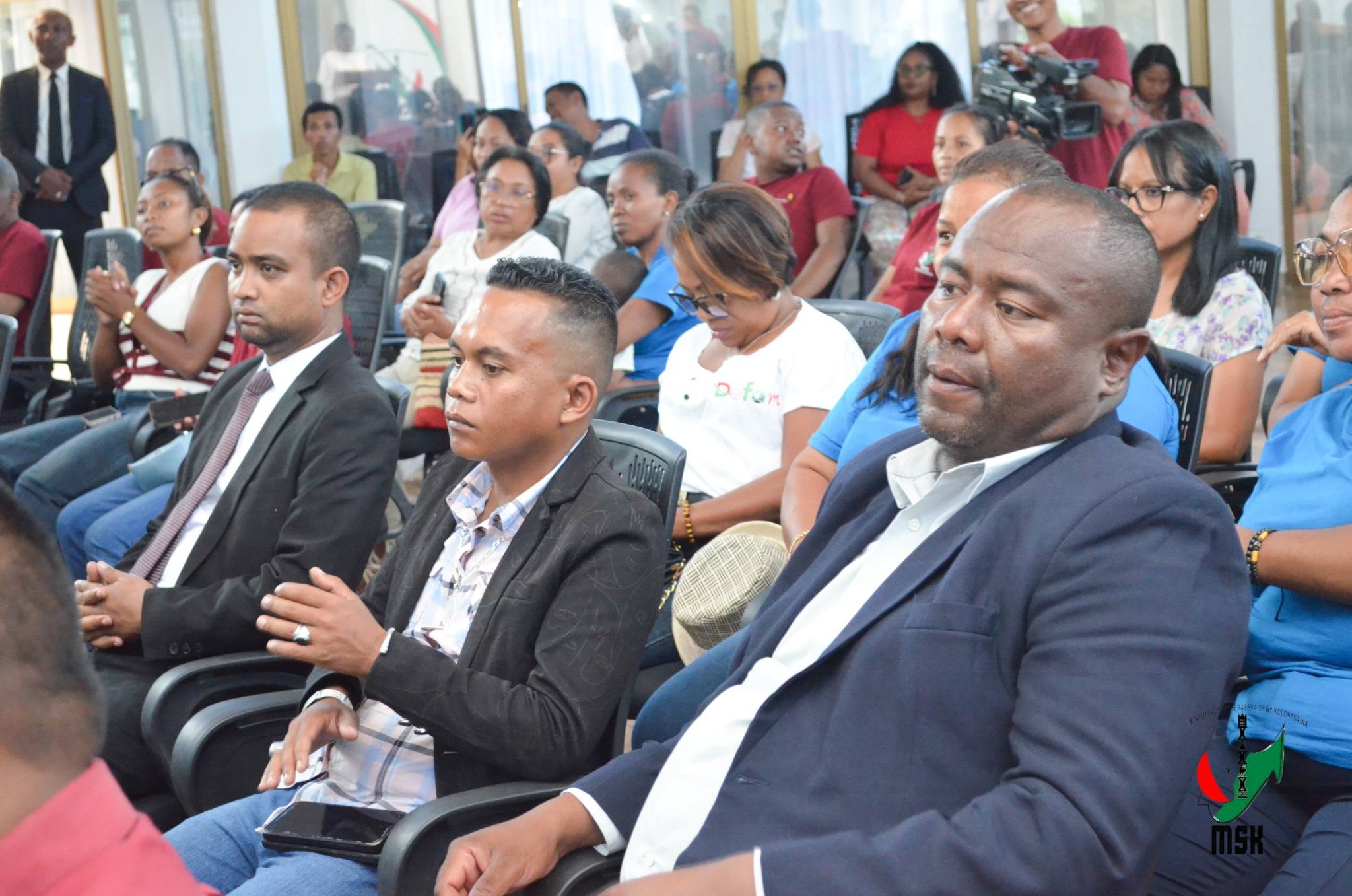 MITONDRA NY TRAIKEFANY, MIARA-MIENTANA AMIN’NY MINISITERAN’NY SERASERA SY NY KOLONTSAINA EO AMIN’NY LAFINY FAMPIOFANANA MOMBA NY SERASERA NY "𝗣𝗘𝗔𝗞"