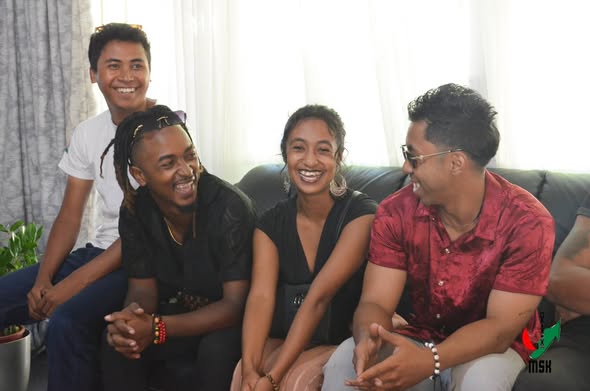 NAHAZO AMBOARA TAMIN’NY FIFANINANANA SEHO ARA-JAVA-KANTO NATAO TANY INDIA NY MALAGASY .