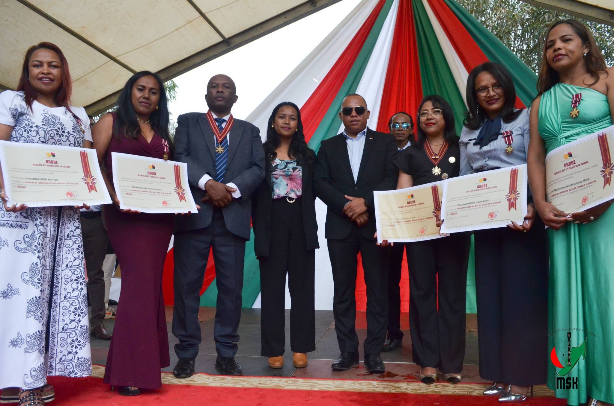 ENDRIKA HITA MASO FANKASITRAHANA NY EZAKA VITAN' NY MPISEHATRA ARA-KOLONTSAINA SADY FAMPIRISIHANA AMIN' NY TSARA KOKOA HATRANY NY MARI-BONINAHITRY NY KANTO