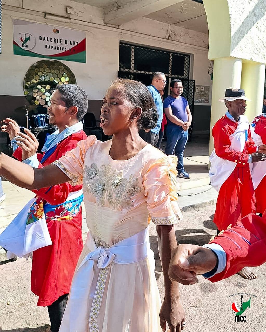 HETSIKA ARA-KOLOTORALY TAFIDITRA AO ANATIN' NY FETIN' NY MOZIKA