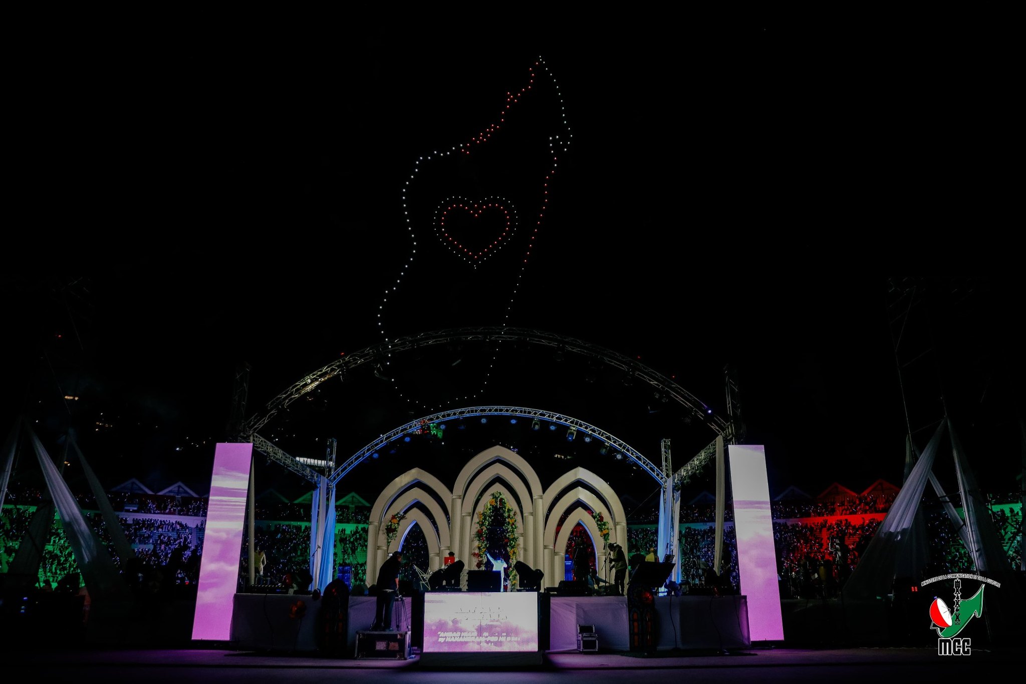 ANTSAM-PIDERANA HO AN' NY FIRENENA