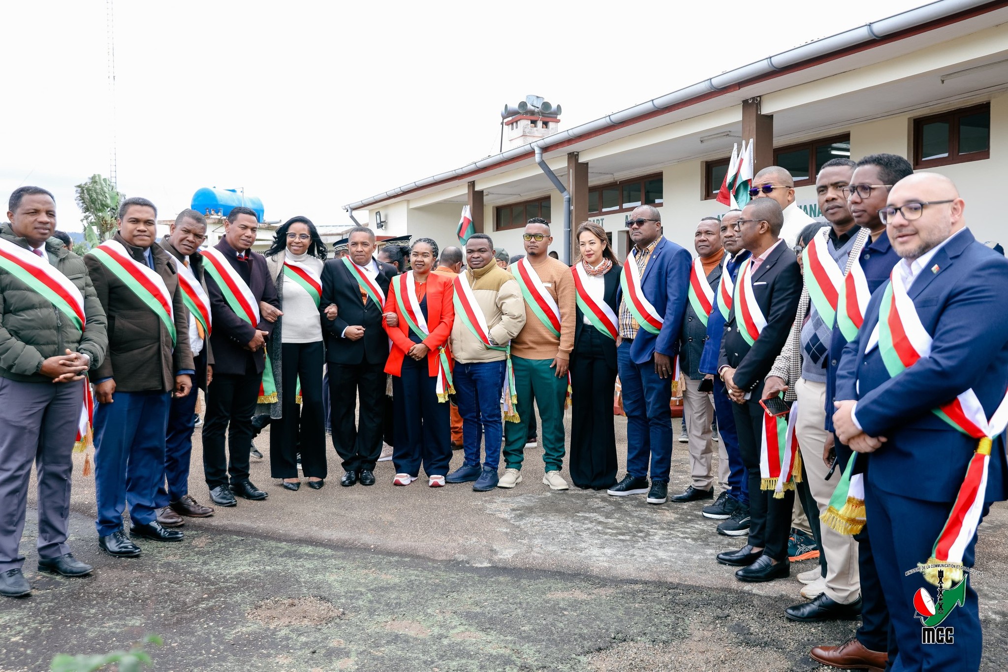 NY FANDAHARAM-POTOANA AN' ANDRIAMATOA FILOHAN' NY REPOBLIKAN' I MADAGASIKARA ANDRY RAJOELINA AMIN' NY FITSIDIHANA ETO AMIN' NY FARITRA MATSIATRA AMBONY