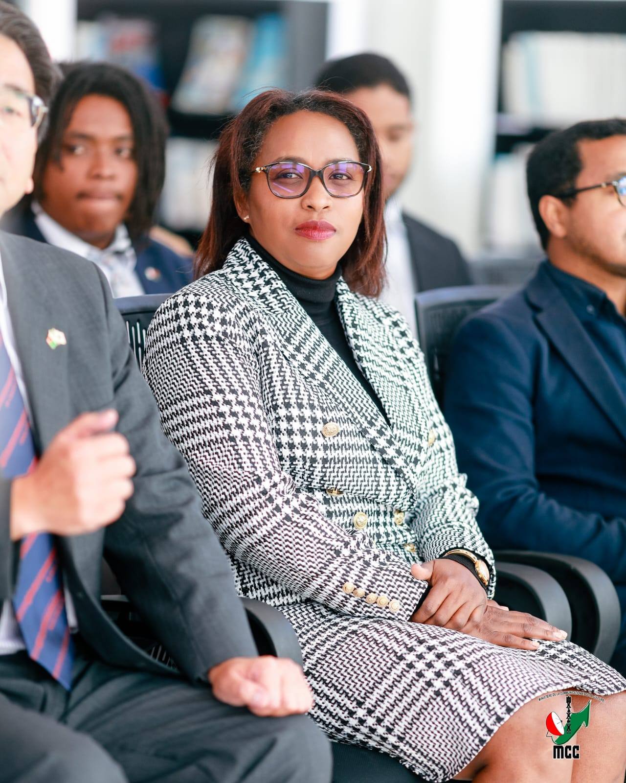 TSY FANOMEZANA TSOTRA FOTSINY IHANY NY LANONANA FANOLORANA BOKY FA FANEHOANA FASAKAIZANA, FIARAHA-MIASA ARY FITOKISANA LALINA