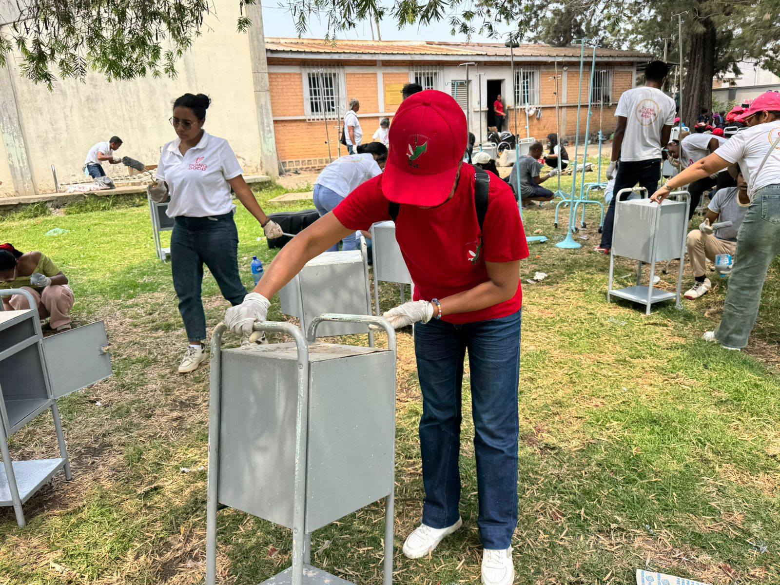 FIARAHA-MIASA SY FIARAHA-MIENTANA HO AMIN' NY FANAVAOZANA