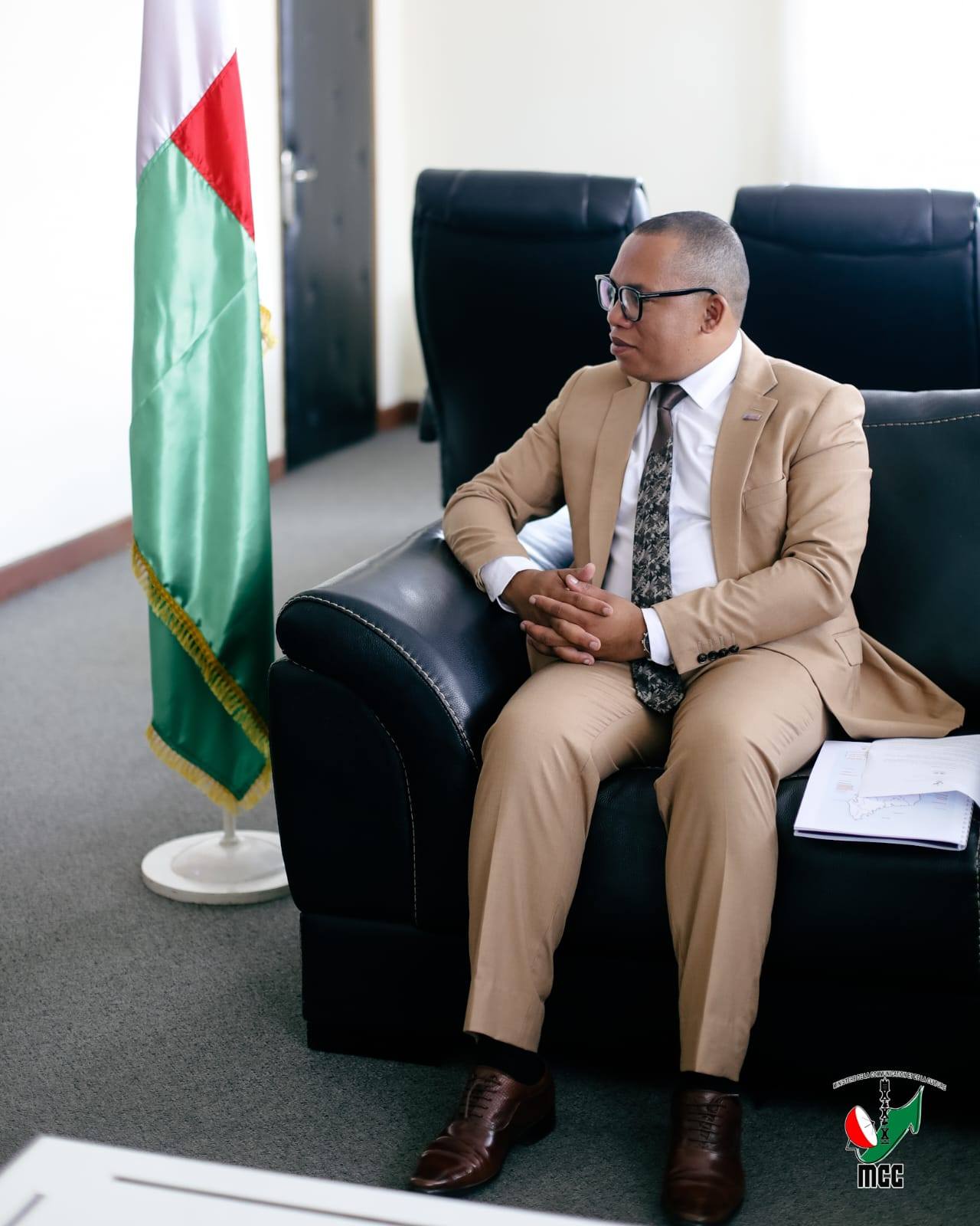 FANDRAISAN'ANDRIAMATOA MINISITRY NY SERASERA SY KOLONTSAINA NY SOLON-TENA MAHARITRY NY VONDRON'NY FIRENENA MITENY FRANTSAY