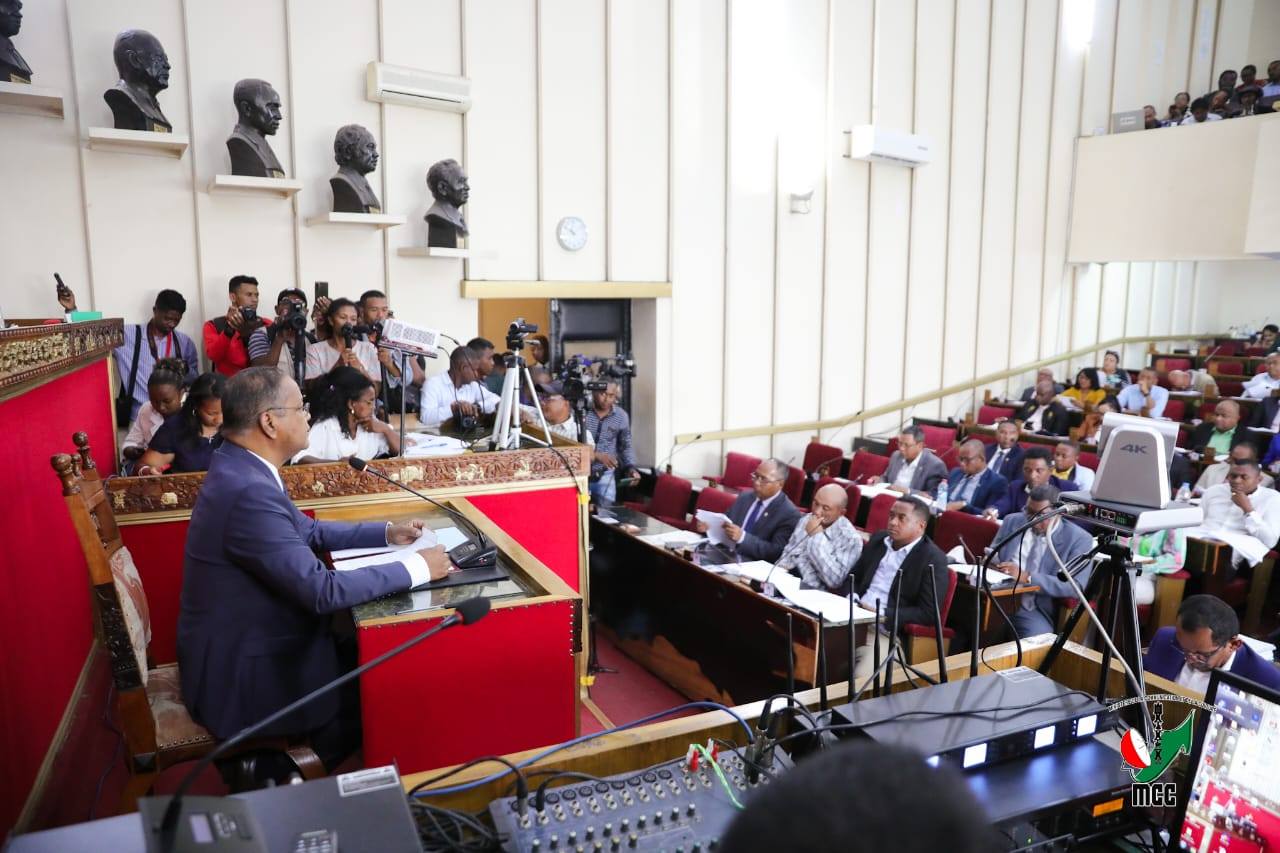 ANDININY 99 AMIN' NY LALAMPANORENAN' NY REPOBLIKAN' I MADAGASIKARA