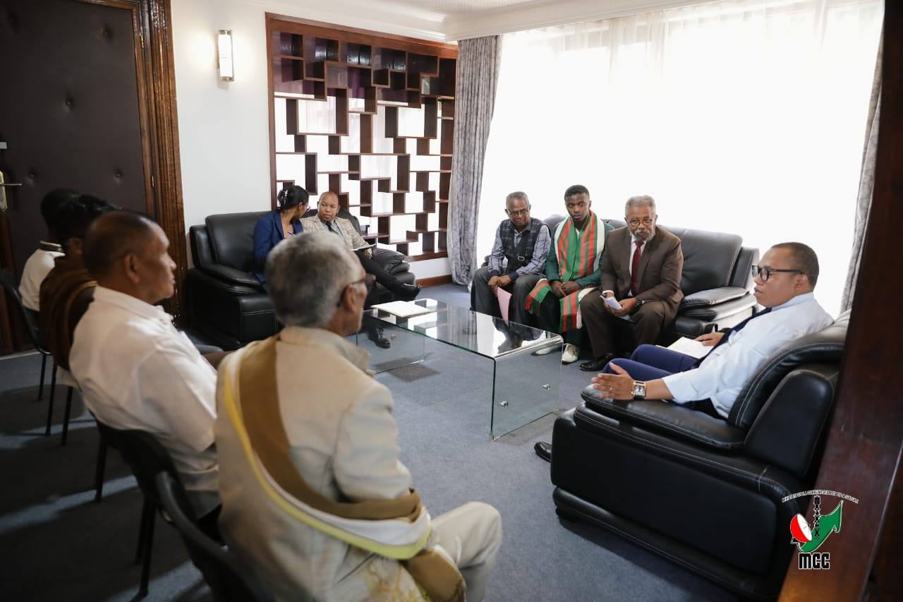 FAKAN-KEVITRA HO FANAVAOZANA NY TONTOLON' NY KOLONTSAINA, NY ZAVAKANTO, ARY NY FIKAJIANA NY HAREMBAKOKA