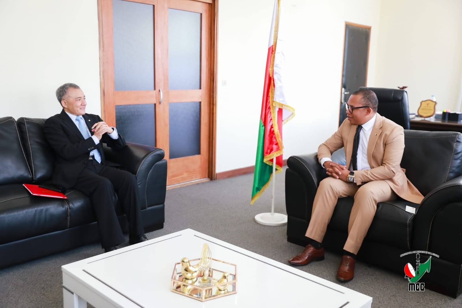 HAMAFISINA NY FIARAHA-MIASA AMIN' NY LAFINY KOLONTSAINA EO AMIN' I SINA SY I MADAGASCAR