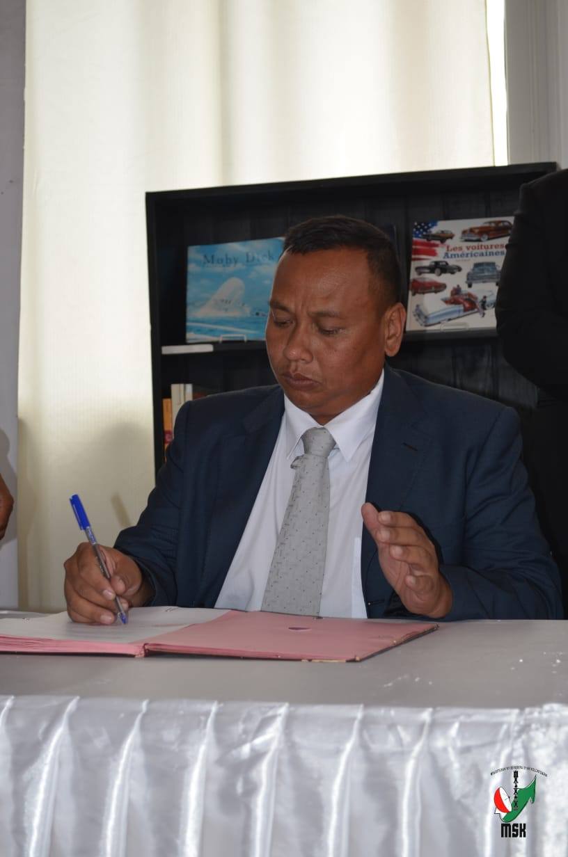 TOMPON' ANDRAIKITRA AMBONY MAROMARO EO ANIVON' NY MINISTERAN' NT SERASERA SY NY KOLONTSAINA NO NANDRAY NY ASANY ANDROANY ALAROBIA 10 DESAMBRA 2025 TAORIAN' NY NAHAVOATENDRY AZY IREO NANDRITRA NY FILAN-KEVITRY NY MINISITRA NY ALATSINAINY 08 DESAMBRA 2025 L