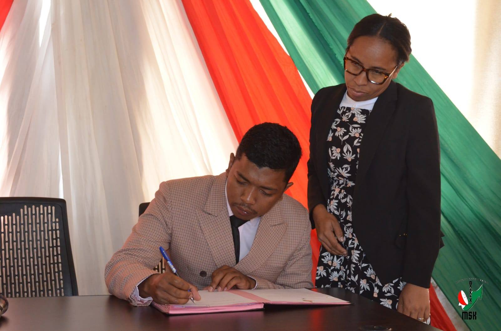 TOMPON' ANDRAIKITRA AMBONY EO ANIVON' NY MINISITERANA MIISA EFATRA NO NANDRAY NY ASANY NANOMBOKA ANDROANY TAORIAN' NY FANENDRENA AZY IREO NY 22 DESAMBRA 2025 LASA TEO