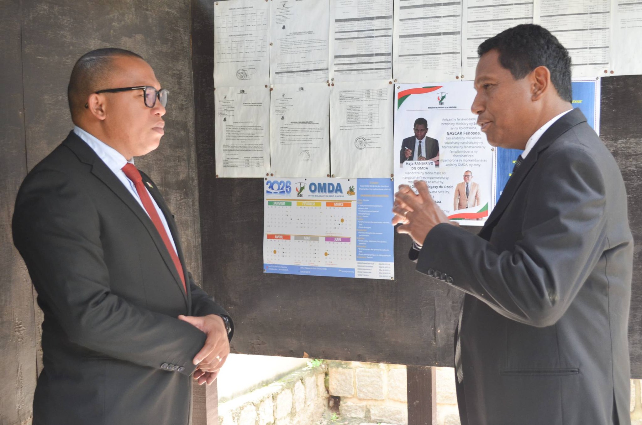 AMPERINASA IREO RAFITRA VAOVAO NAPETRAKA EO ANIVON' NY ANIVON' NY OMDA