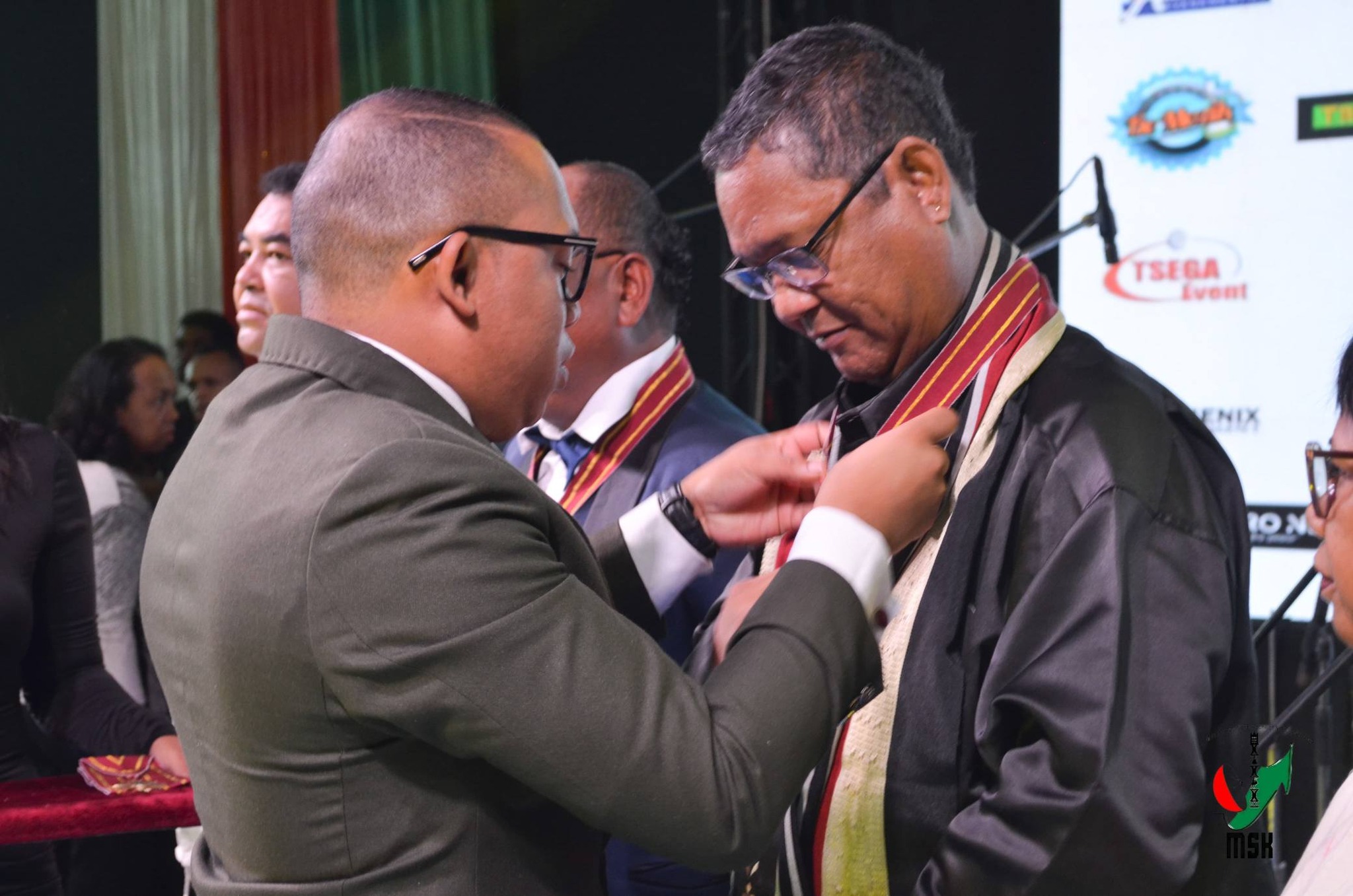 MITANA ANJARA ANDRAIKITRA GOAVANA AMIN'NY FIKOLOKOLOANA SY FANANDRATANA NY KOLONTSAINA MALAGASY NY MPIKARAKARA FAMPISEHOANA MATIHANINA