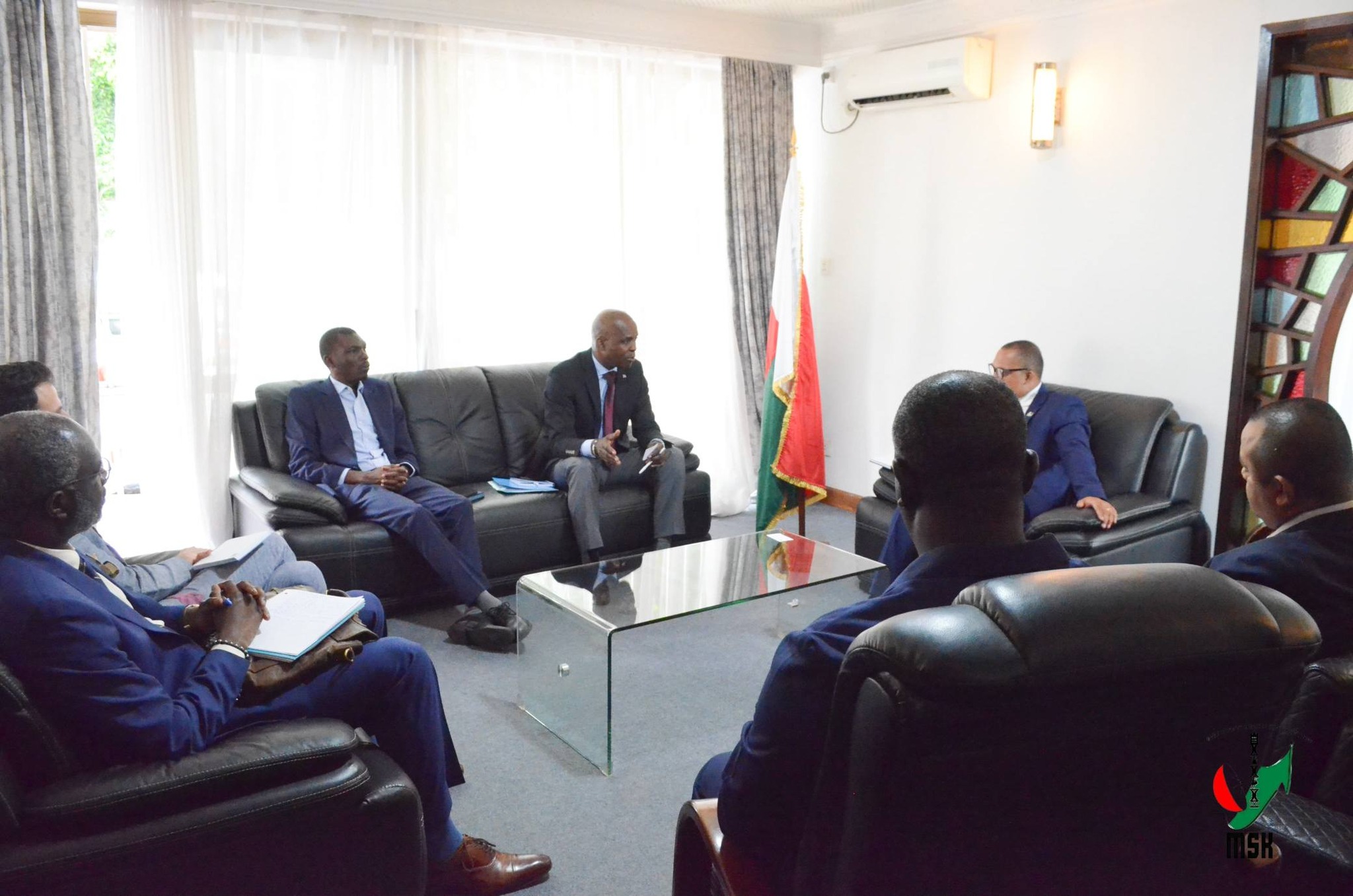 MANATANTERAKA IRAKA ETO MADAGASIKARA NY FIRENENA MIKAMBANA HO FIOMANANA AMIN' NY FANOHANANA AN' I MADAGASKARA HIATRIKA FIFIDIANANA