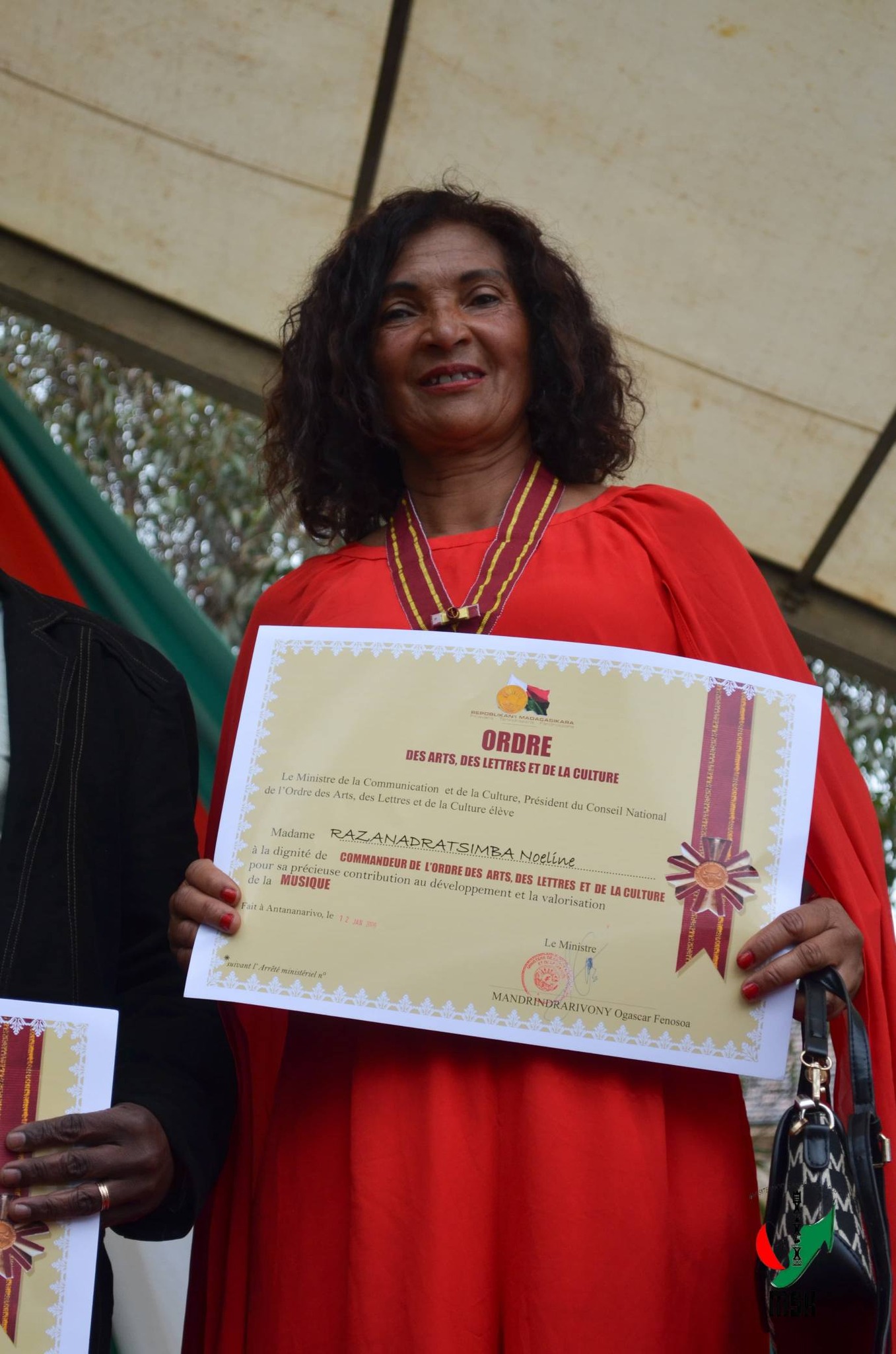 ENDRIKA HITA MASO FANKASITRAHANA NY EZAKA VITAN' NY MPISEHATRA ARA-KOLONTSAINA SADY FAMPIRISIHANA AMIN' NY TSARA KOKOA HATRANY NY MARI-BONINAHITRY NY KANTO