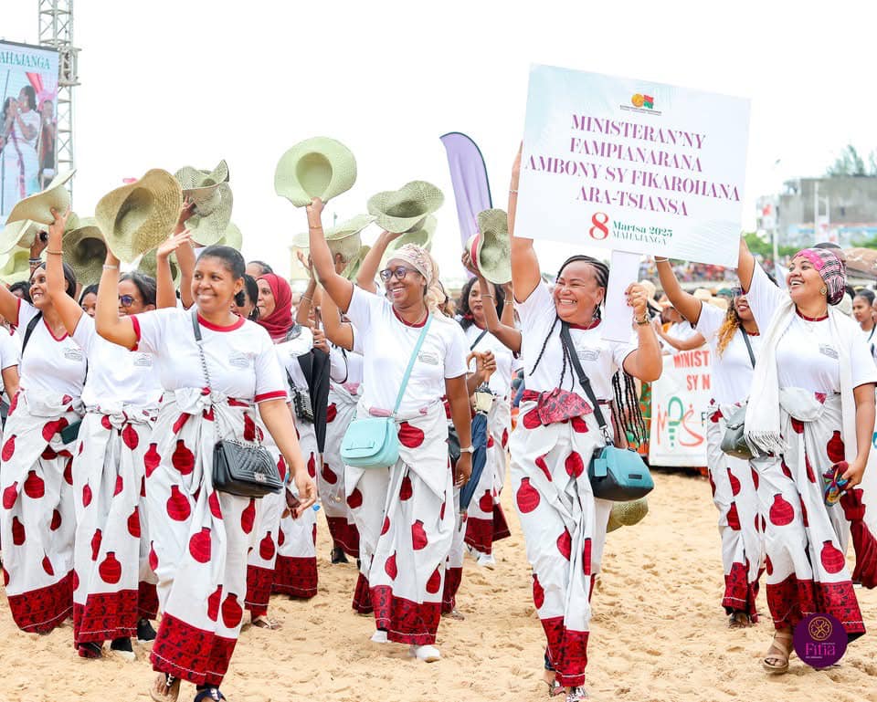 HOY RAMATOA MIALY RAJOELINA, VADIN'NY FILOHAM-PIRENENA, ANDROANY TANY MAHAJANGA