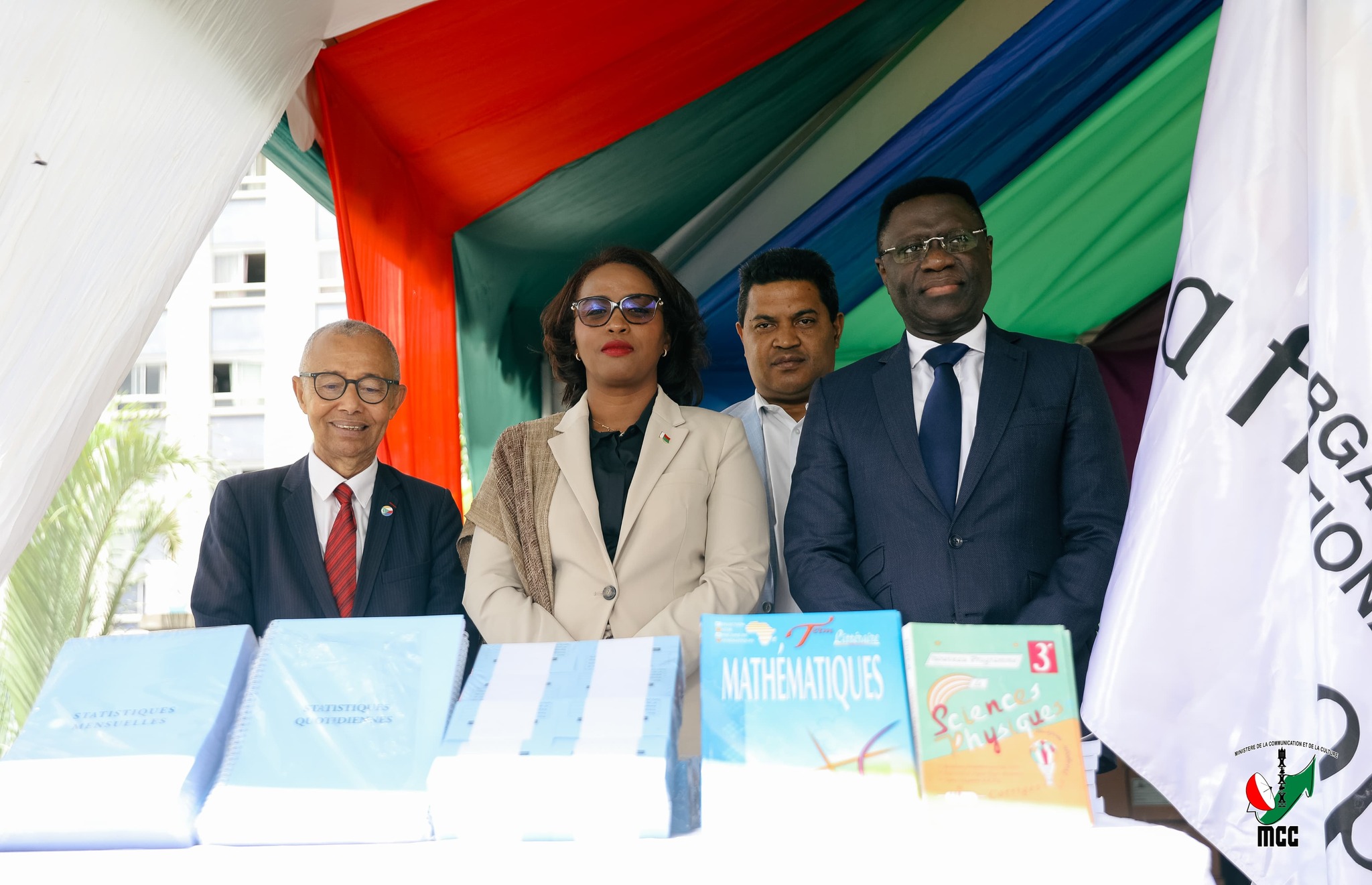 FAMPIROBOROBOANA NY VAKY BOKY HO AN' NY DAHOLO BE