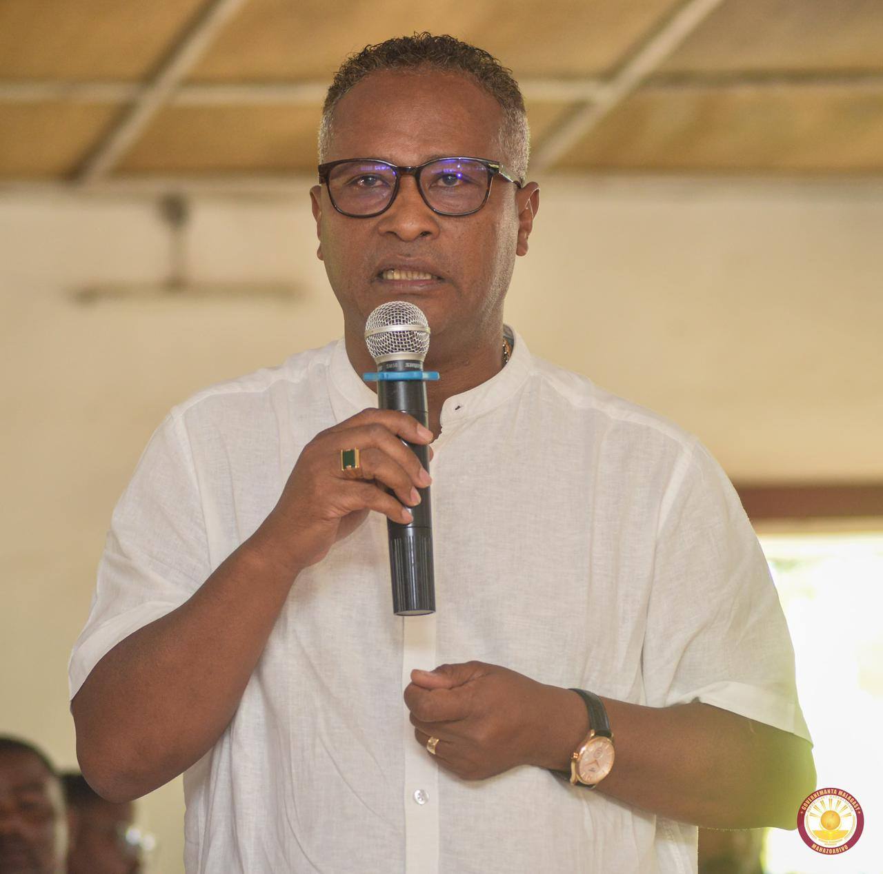 BASE TOLIARA VONONA HIFANOME TANANA NY RAY AMAN-DRENY SY NY MPANAO POLITIKA ATY AN-TOERANA HO AN' IO TETIKASA IO