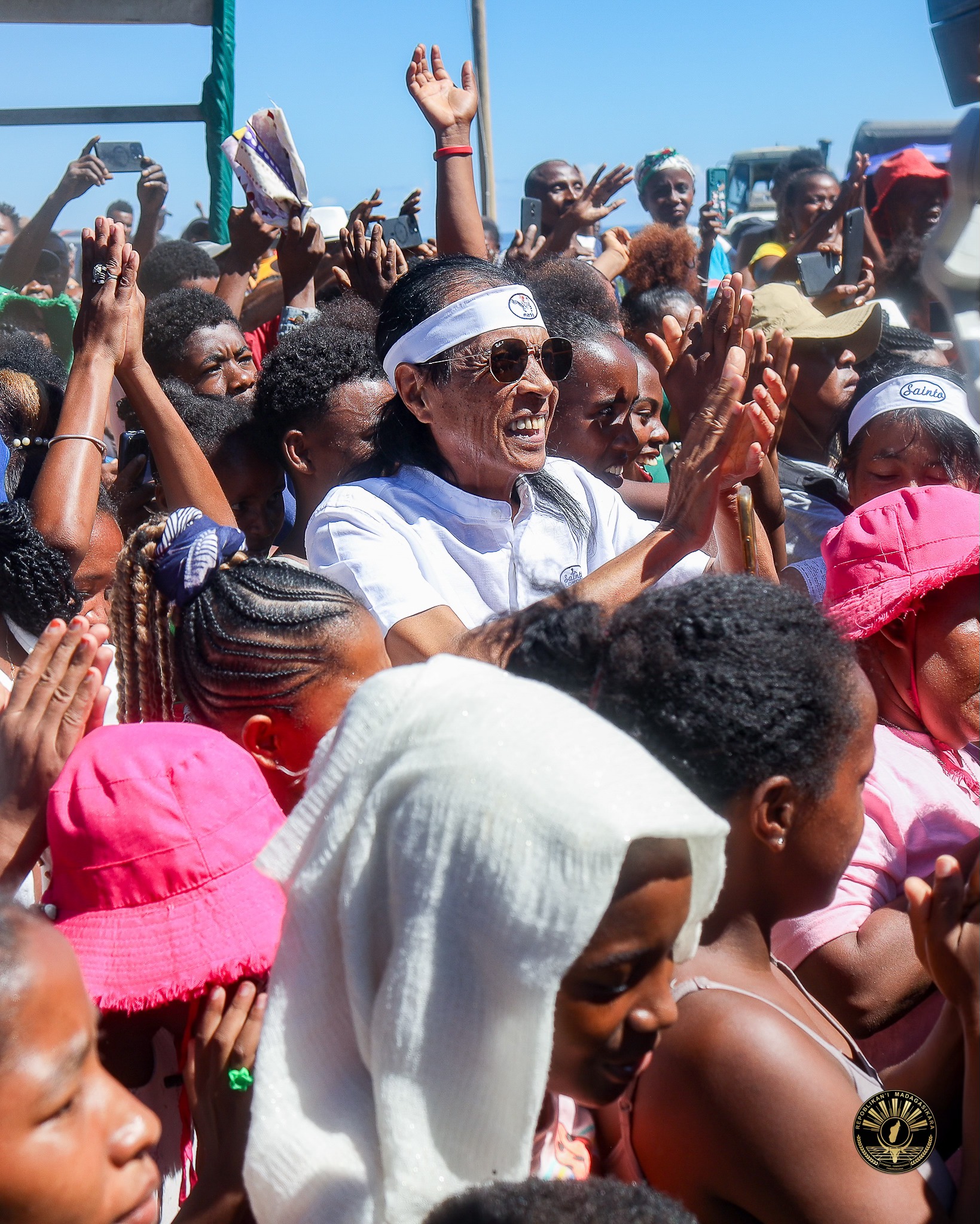 TSY MAINTSY MANDROSO I NOSY BE