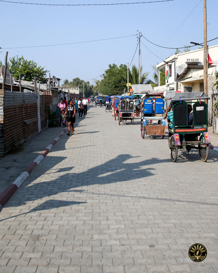 LALAM-PASIKA TEO ALOHA ARY TENA RATSY TOKOA REHEFA AMIN' NY FOTOAN' NY ORANA NY MAMPITOHY AN' ANDAKABE SY ANDABATOARA KA IZAO VITA RARIVATO TANTERAKA IZAO
