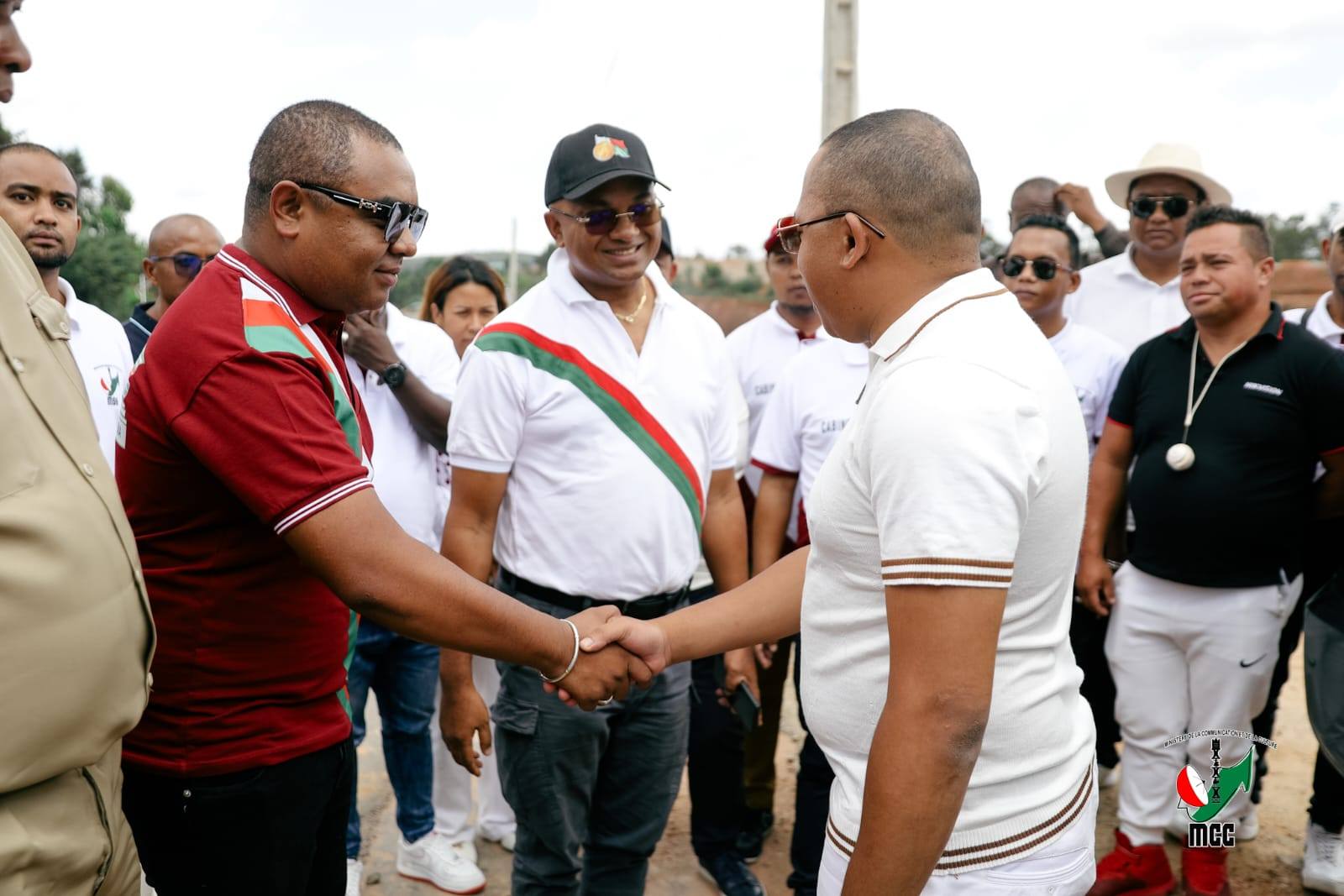 KAOMINA MIISA 19 AO AMBATOLAMPY NO AFAKA HANJOHY NY TVM SY RNM INDRAY