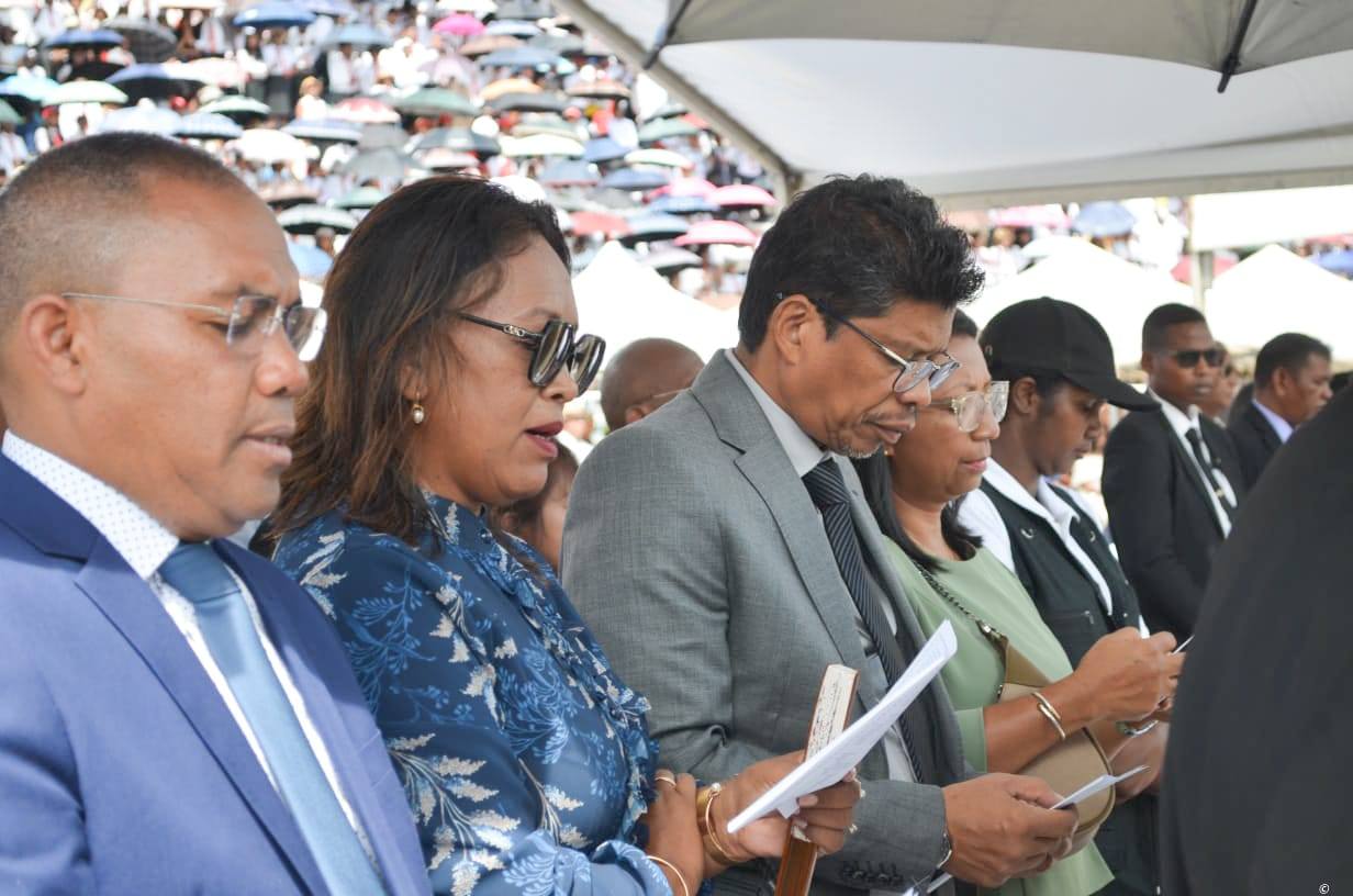 NAMPITA MIVANTANA NY FANOMPOAM-PIVAVAHANA TENY ANTSONJOMBE NY TELEVIZIONA FAHAZAVANA AN' NY FIANGONANA FJKM