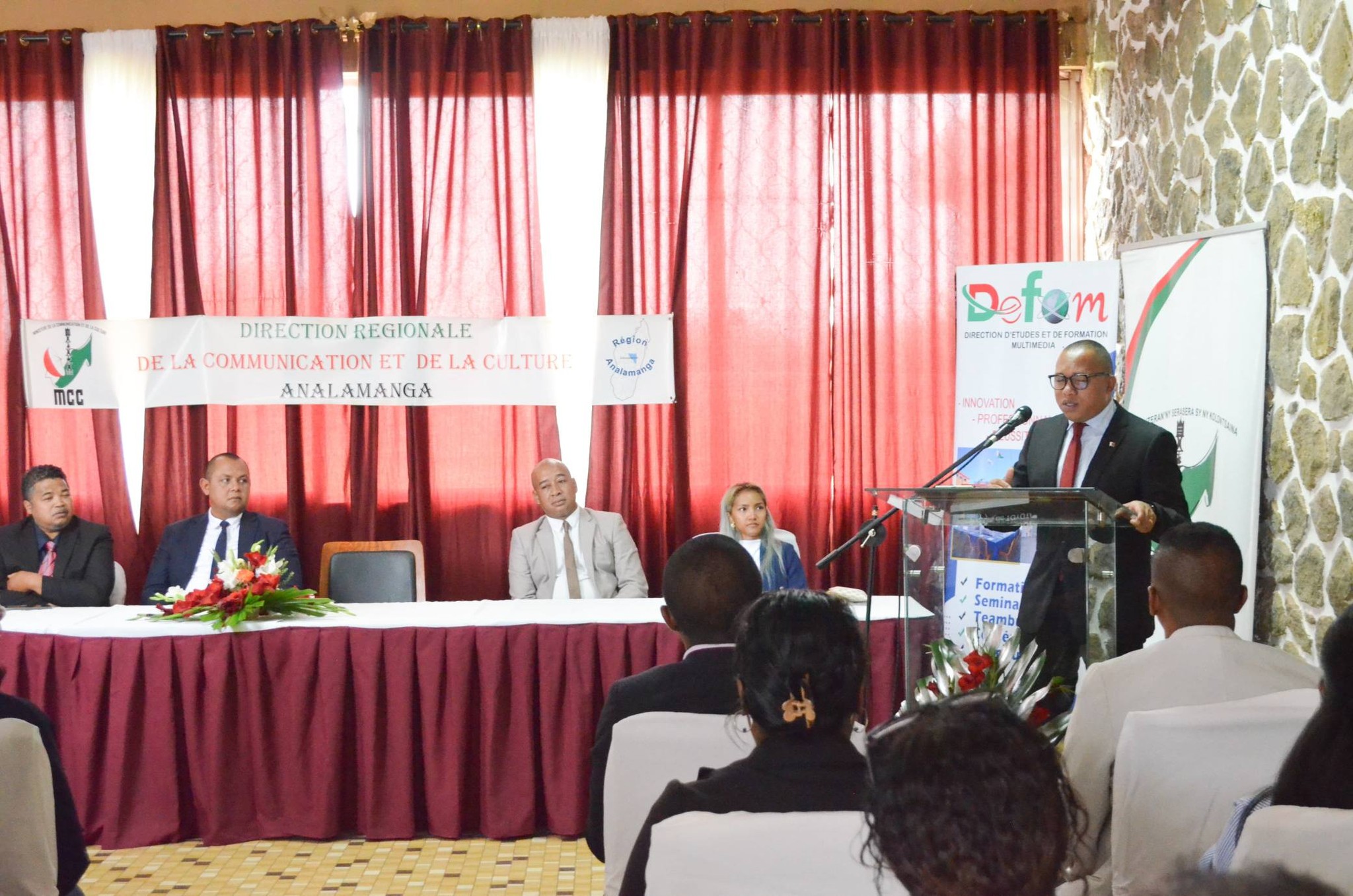 HIROSO AMIN' NY FANOFANANA SY FANAMAFISANA FAHAIZA-MANAO HO AN' NY MPANAO GAZETY NY MINISTERAN' NY SERASERA SY NY KOLONTSAINA