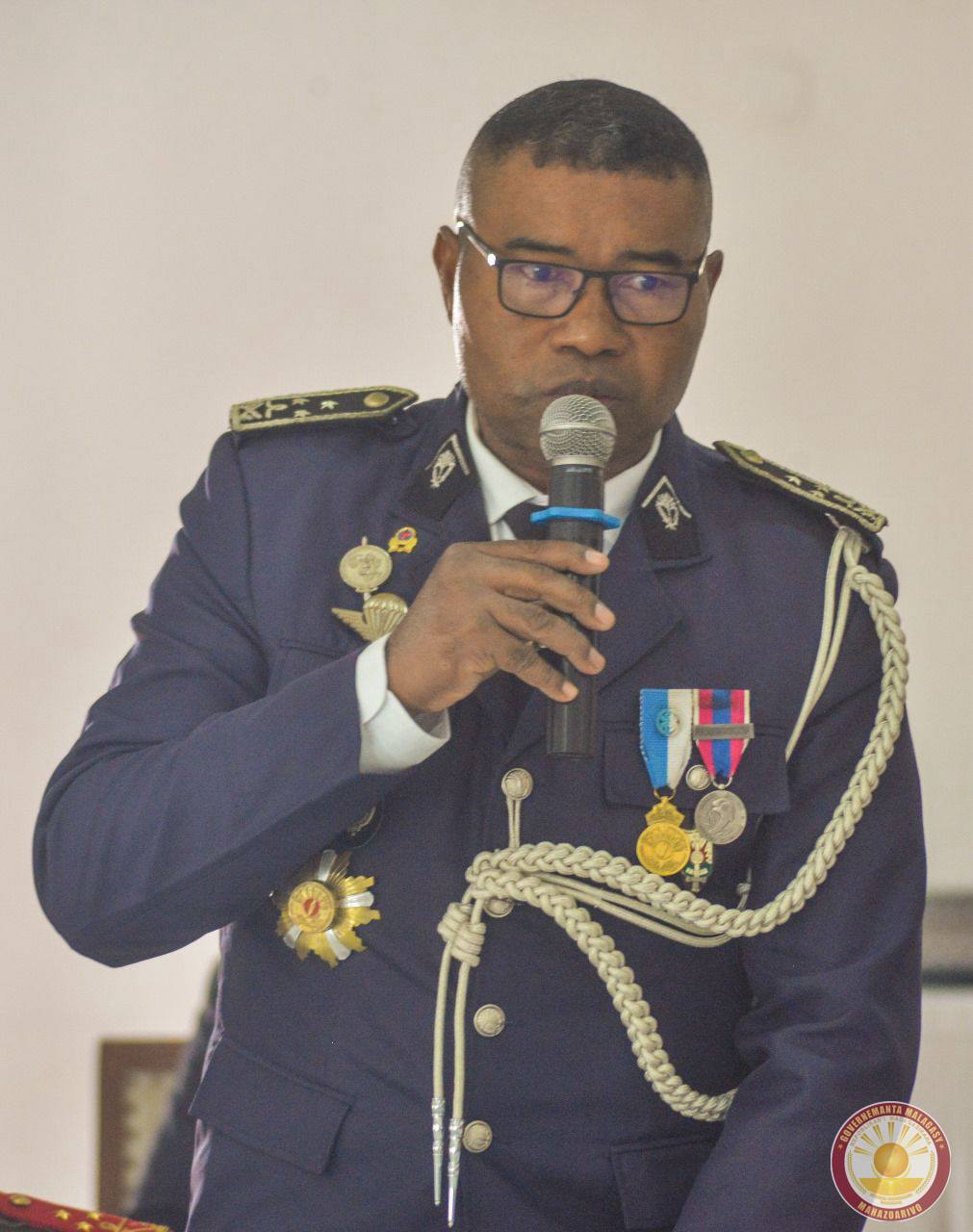 FIHAONANA ARAK’ASA TEO AMIN’NY PRAIMINISITRA SY IREO JENERALY NAHAZO FISONDROTANA TEO AMIN’NY LAHARAM-BONINAHITRA TAONA 2024