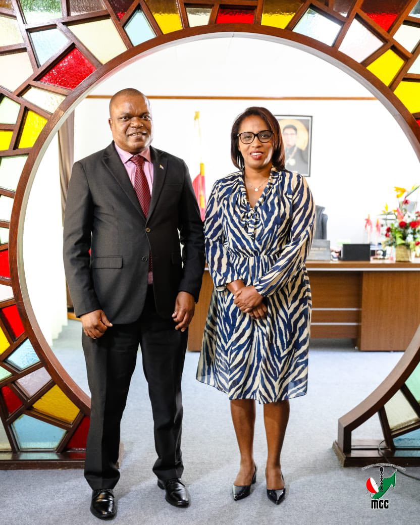 TONGA NANATANTERAKA FITSIDIHINA ARA-POMBA PANJAKANA NY MINISITRY NY SERASERA SY NY KOLONTSAINA MARA VOLAMIRANTY DONNA TETSY AMIN' NY BIRAO FIASANY NY AMBASADAORIN' I AFRIKA ATSIMO CHABANE KHAZAMULA MIASA SY MONINA ETO MADAGASIKARA