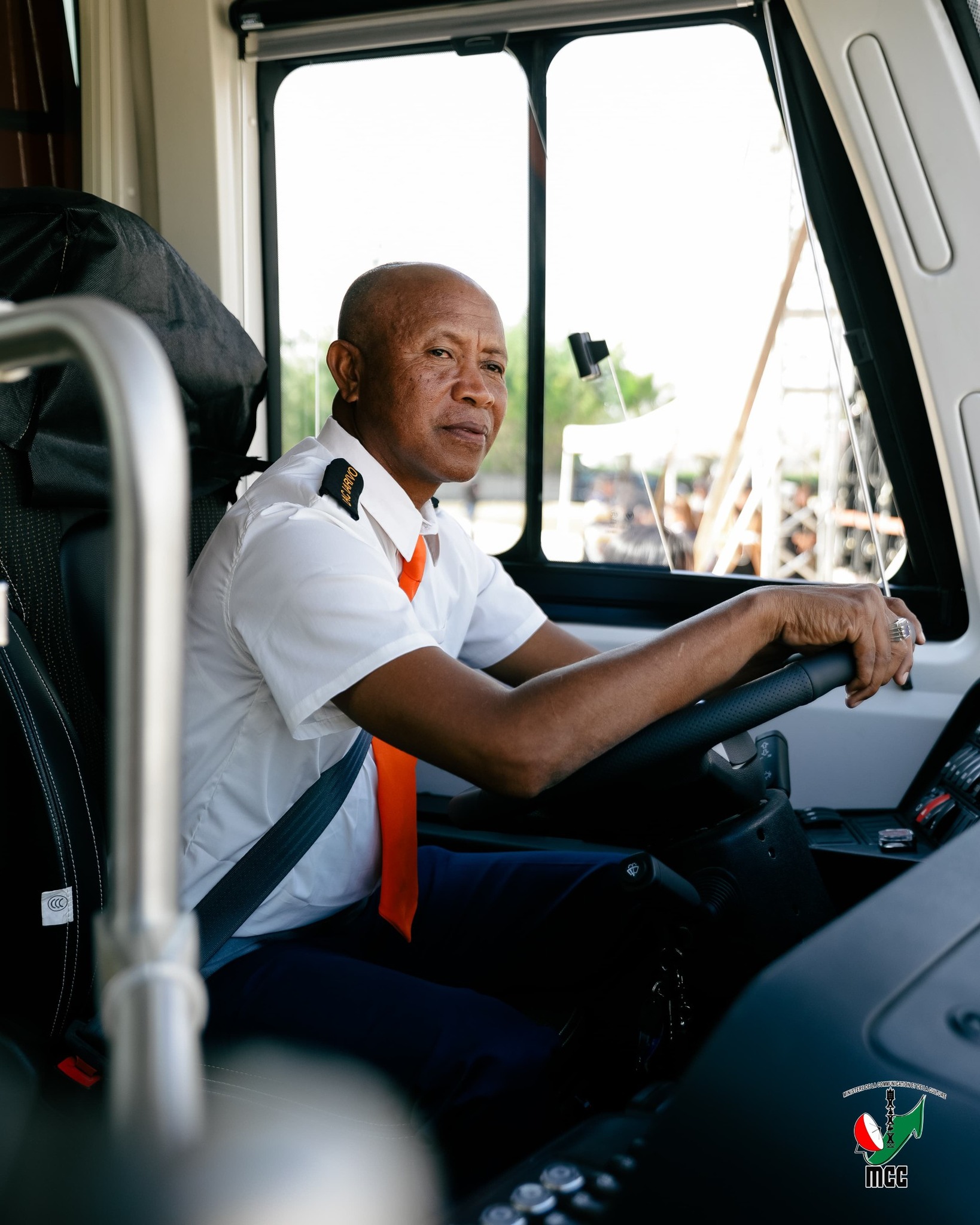 TONTOSA NY FANDRAISANA TAMIN'NY FOMBA OFISIALY NY AMPAHANY AMIN'IREO BUS ELECTRIQUE