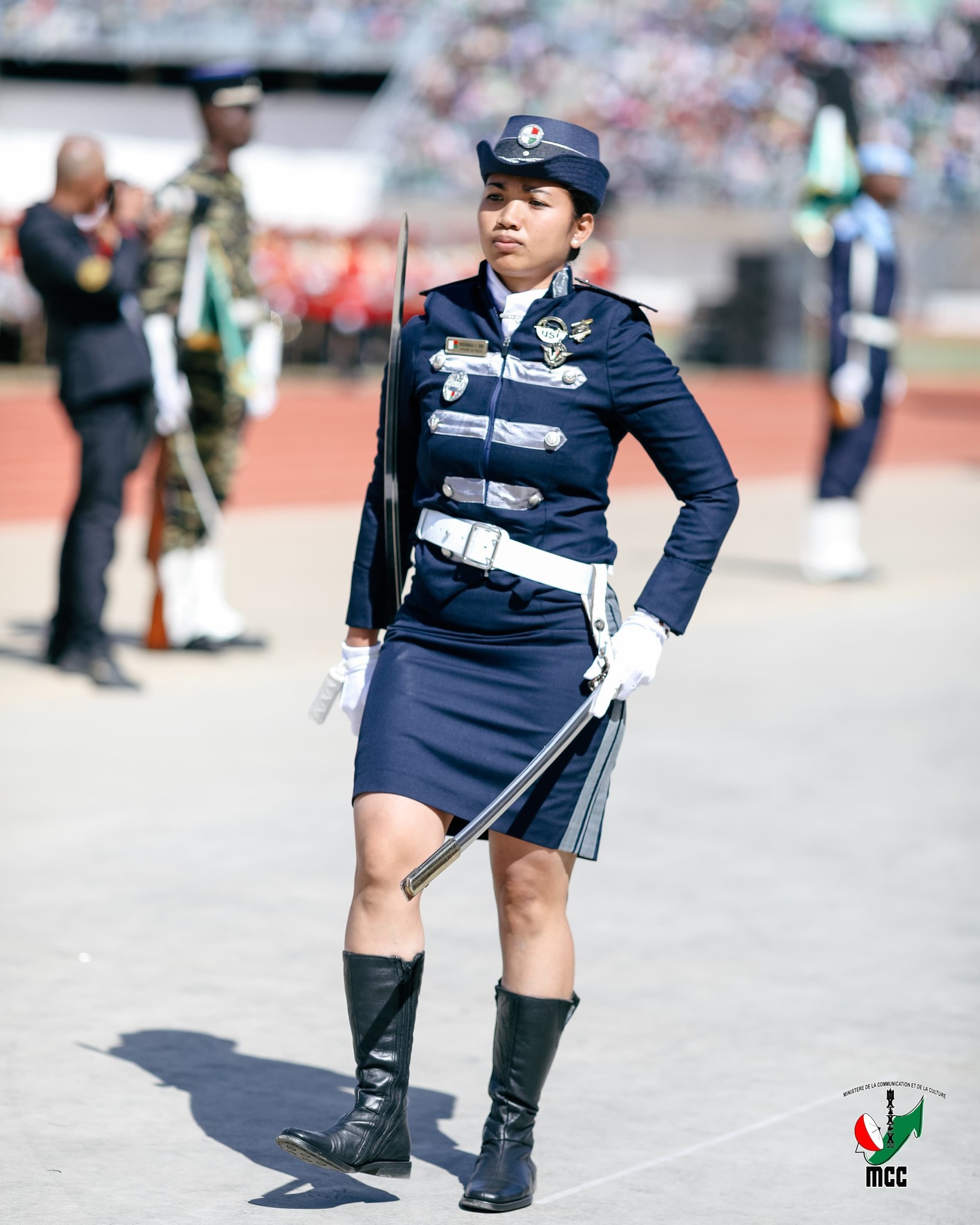 " KOA AOKA NY FILAMATRY NY REPOBLIKAN' I MADAGASIKARA HIREDONA MAFY AO AM-PONAREO TSIRAIRAY AVY "