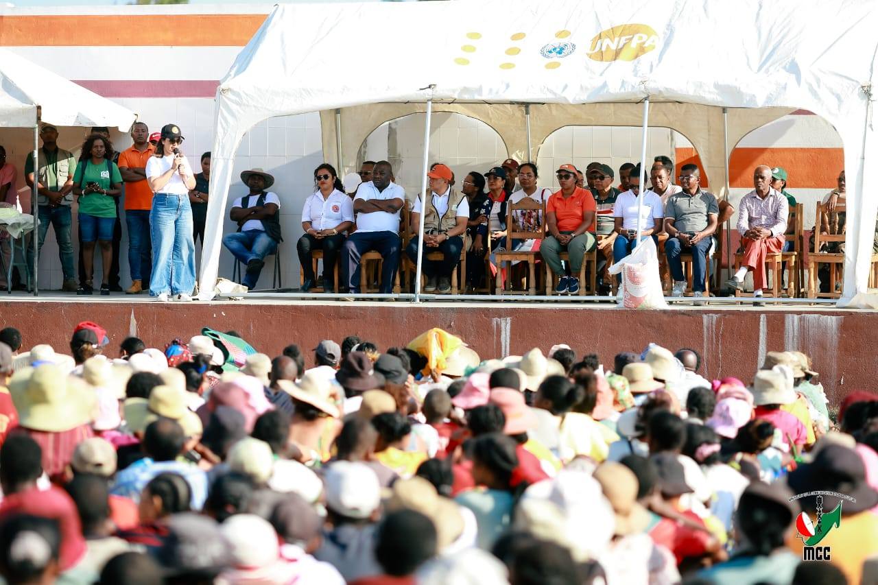 FANOLORANA FANAMPIANA SY KOJAKOJAM-PIANARANA AVY AMIN' NY FILOHAM-PIRENENA ANDRY RAJOELINA MIVADY HO AN' IREO TRABOINA SY ANKIZY MPIANATRA AO MANANJARY