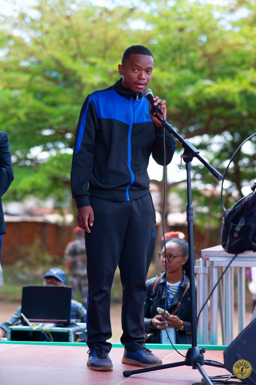 NIJERY IFOTONY NY OLAN' NY MPIANATRA TENY AMIN' NY SEKOLY AMBONY POLYTEKNIKA VONTOVORONA SY NY ONIVERSITEN' ANKATSO NY KOLONELY RAMPANARIVO SOLOFONIAINA THIERRY