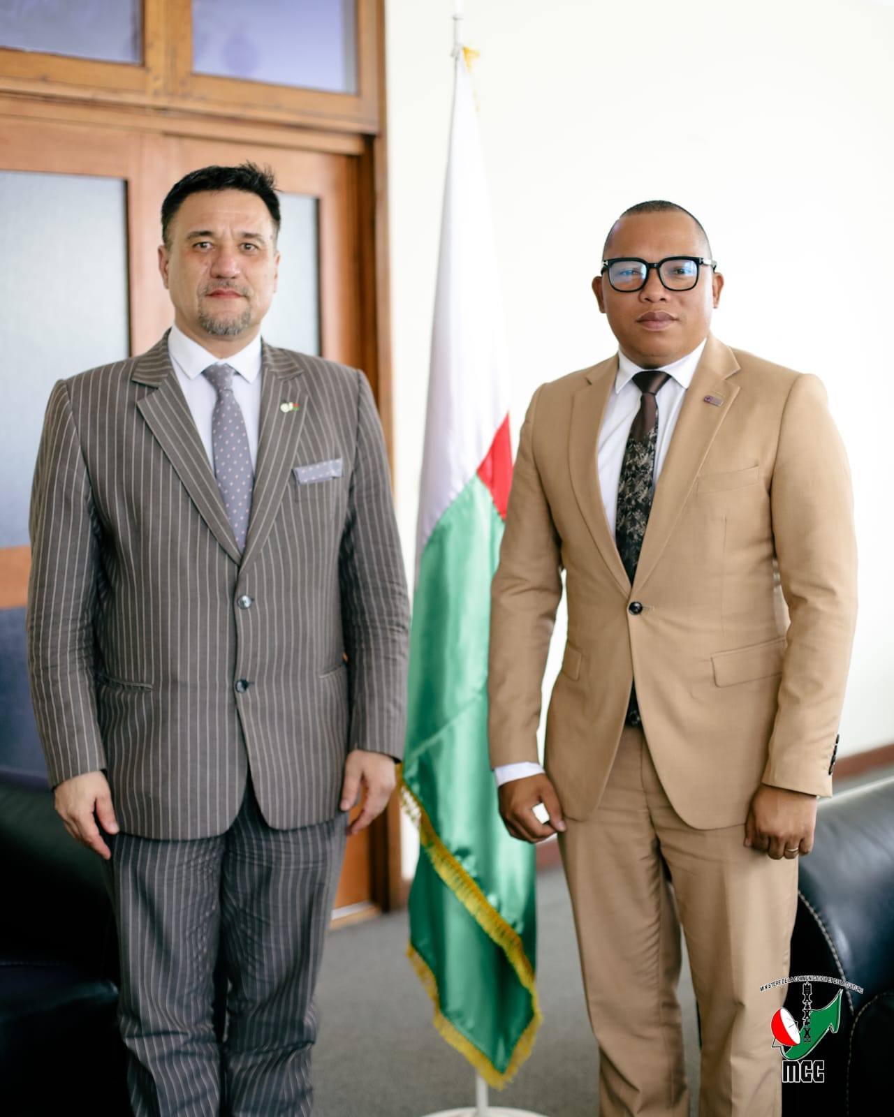 FANDRAISAN'ANDRIAMATOA MINISITRY NY SERASERA SY KOLONTSAINA NY SOLON-TENA MAHARITRY NY VONDRON'NY FIRENENA MITENY FRANTSAY