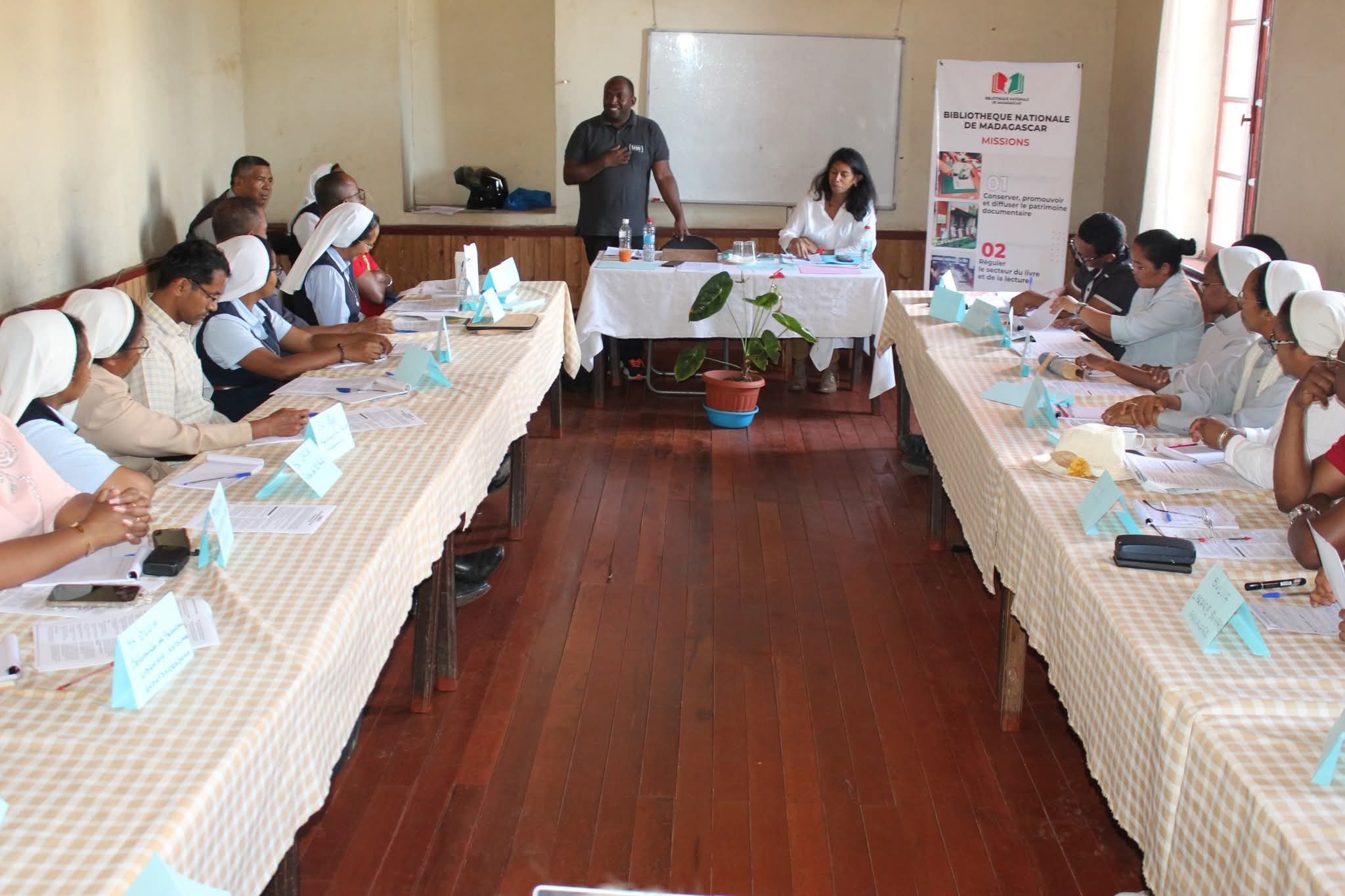 FAMPIOFANANA SY FIZARANA TRAIKEFA NIARAHANA TAMIN' NY VAOMIERAN' NY EVEKA HO AN' NY FIFANDRAISAN' NY MPIARA-BELONA-MADAGASIKARA (EKAR)