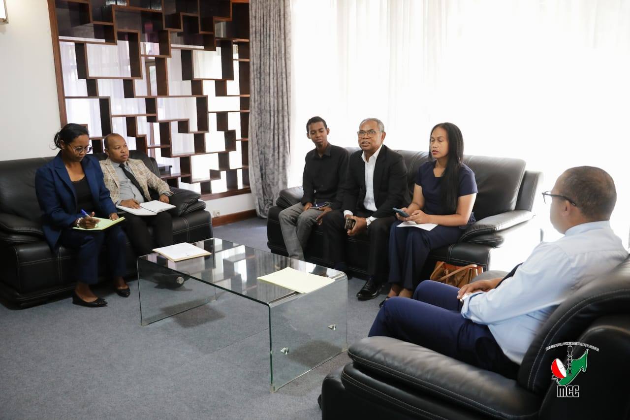 FAKAN-KEVITRA HO FANAVAOZANA NY TONTOLON' NY KOLONTSAINA, NY ZAVAKANTO, ARY NY FIKAJIANA NY HAREMBAKOKA