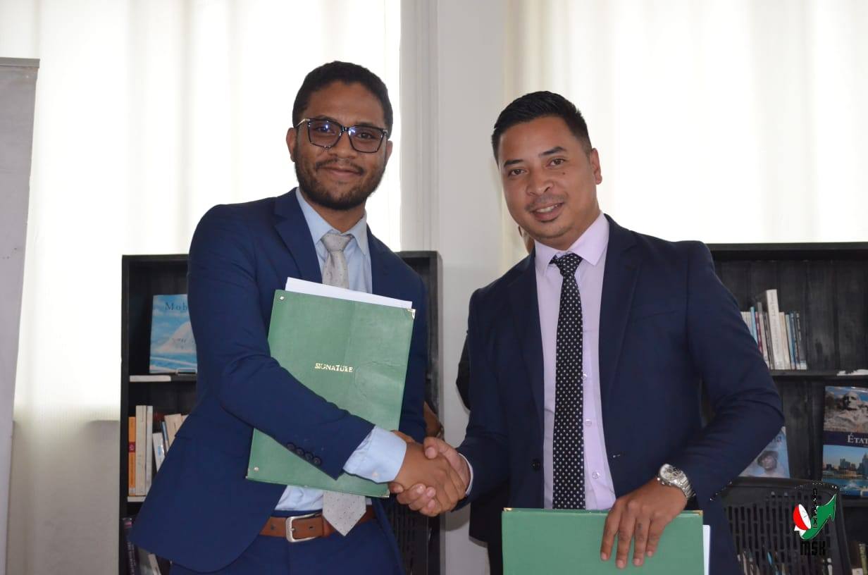 TOMPON' ANDRAIKITRA AMBONY MAROMARO EO ANIVON' NY MINISTERAN' NT SERASERA SY NY KOLONTSAINA NO NANDRAY NY ASANY ANDROANY ALAROBIA 10 DESAMBRA 2025 TAORIAN' NY NAHAVOATENDRY AZY IREO NANDRITRA NY FILAN-KEVITRY NY MINISITRA NY ALATSINAINY 08 DESAMBRA 2025 L