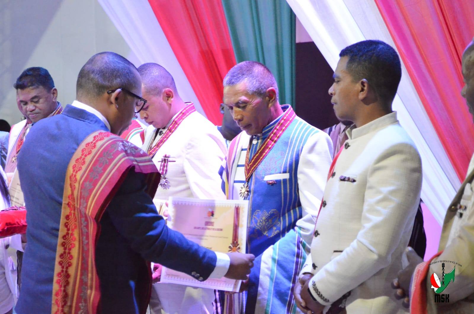 HANAO ADISISIKA HAHAZOAN' NY MPIKABARY MALAGASY MARI-PAHAIZANA ARA-PANJAKANA MISY TOMBOKASE MENA NY MINISITRA GASCAR FENOSOA